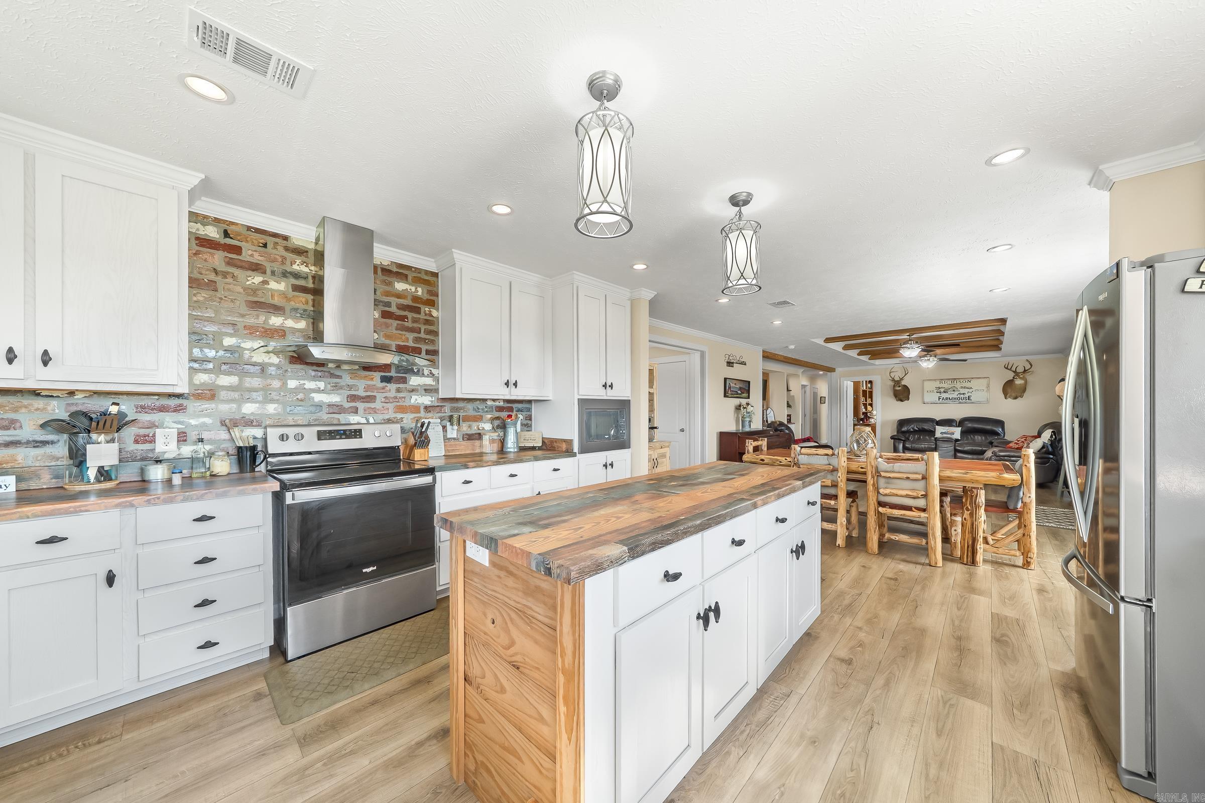 665 Hwy 246  Umpire, AR