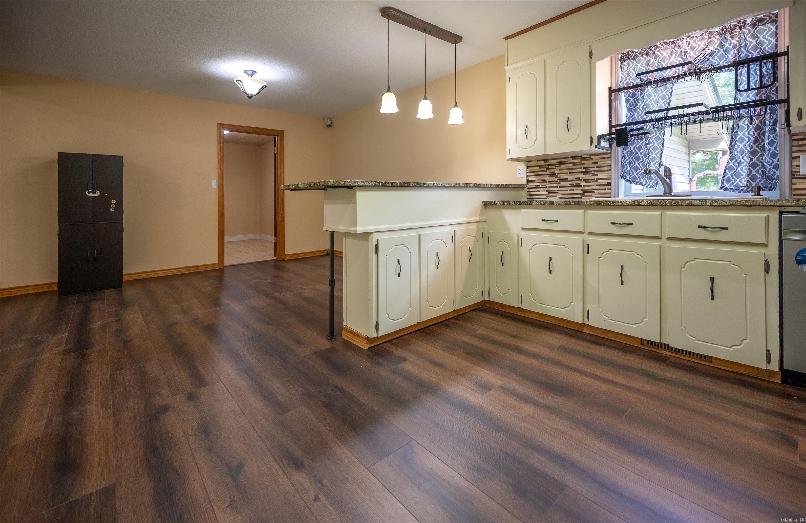 213 Pin Oak Dr  Cabot, AR