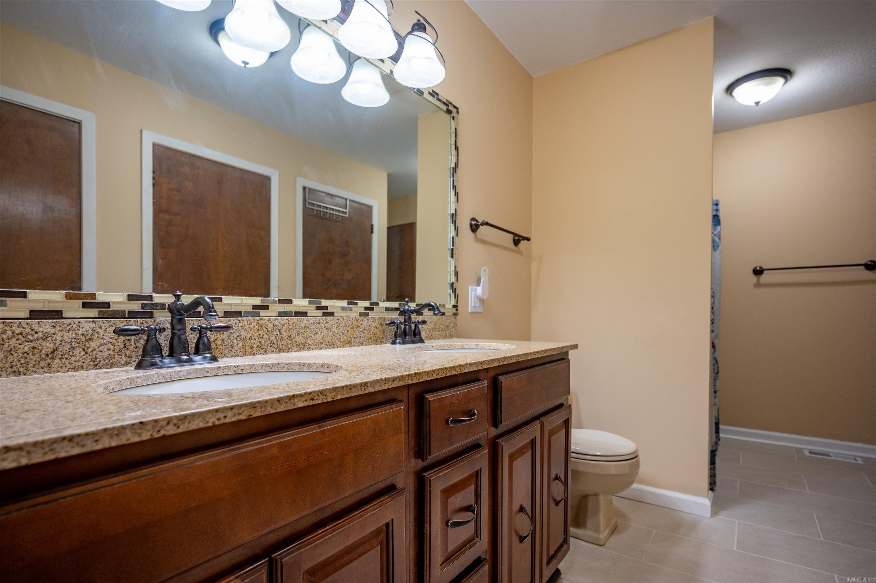 213 Pin Oak Dr  Cabot, AR