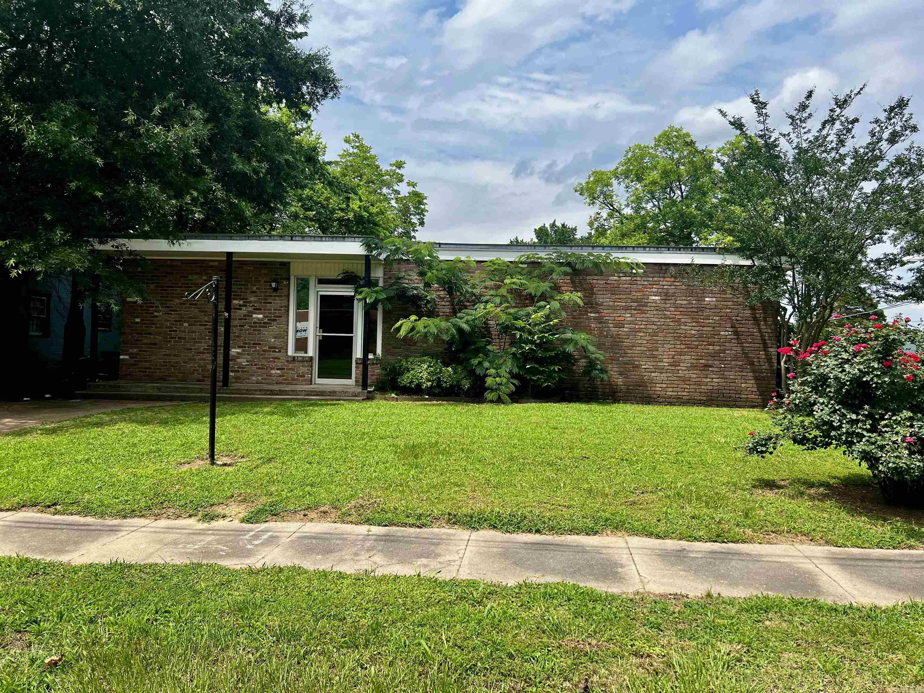 500 W Arch  Searcy, AR