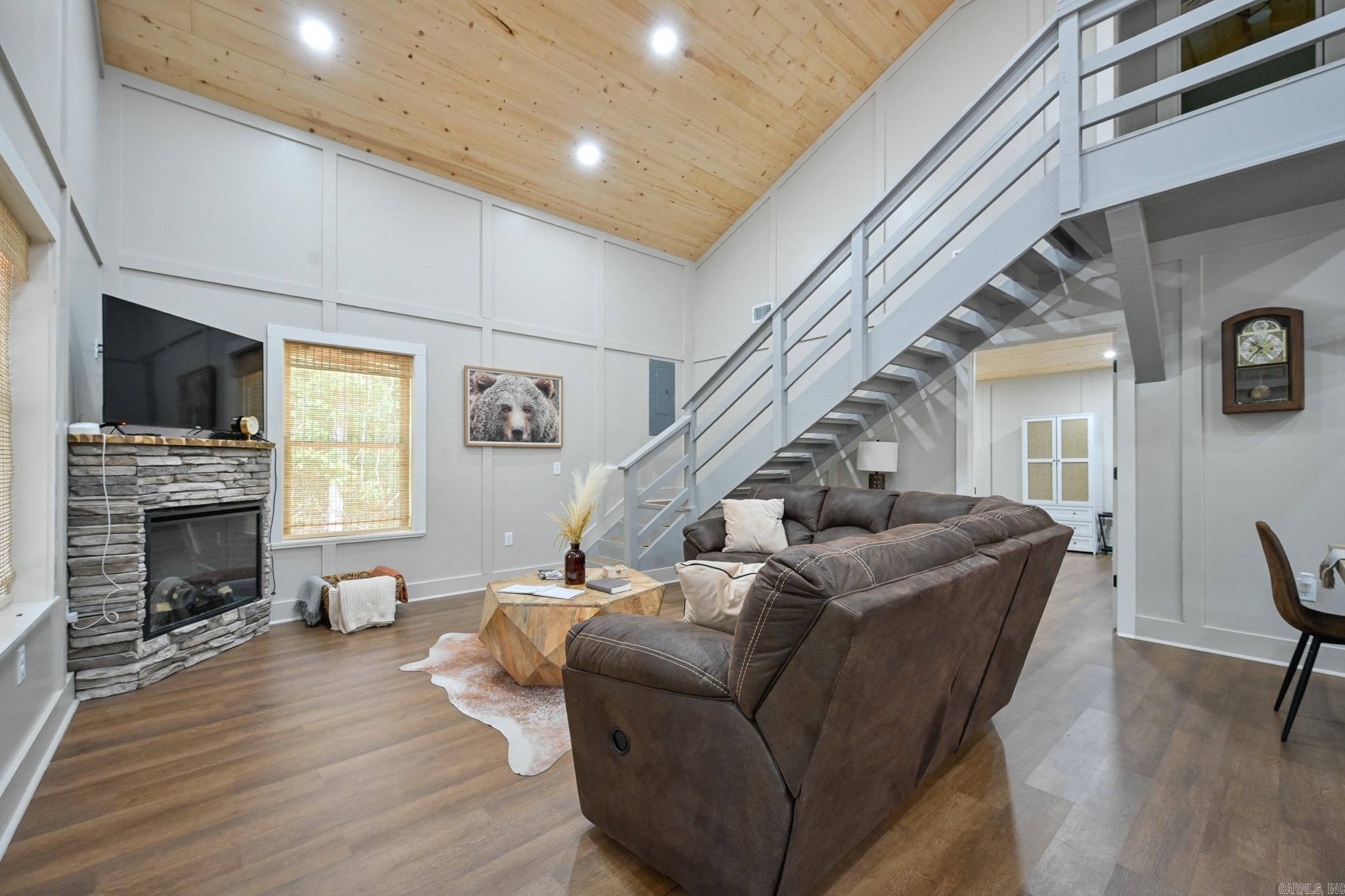 2467 Hwy 375 E  Mena, AR