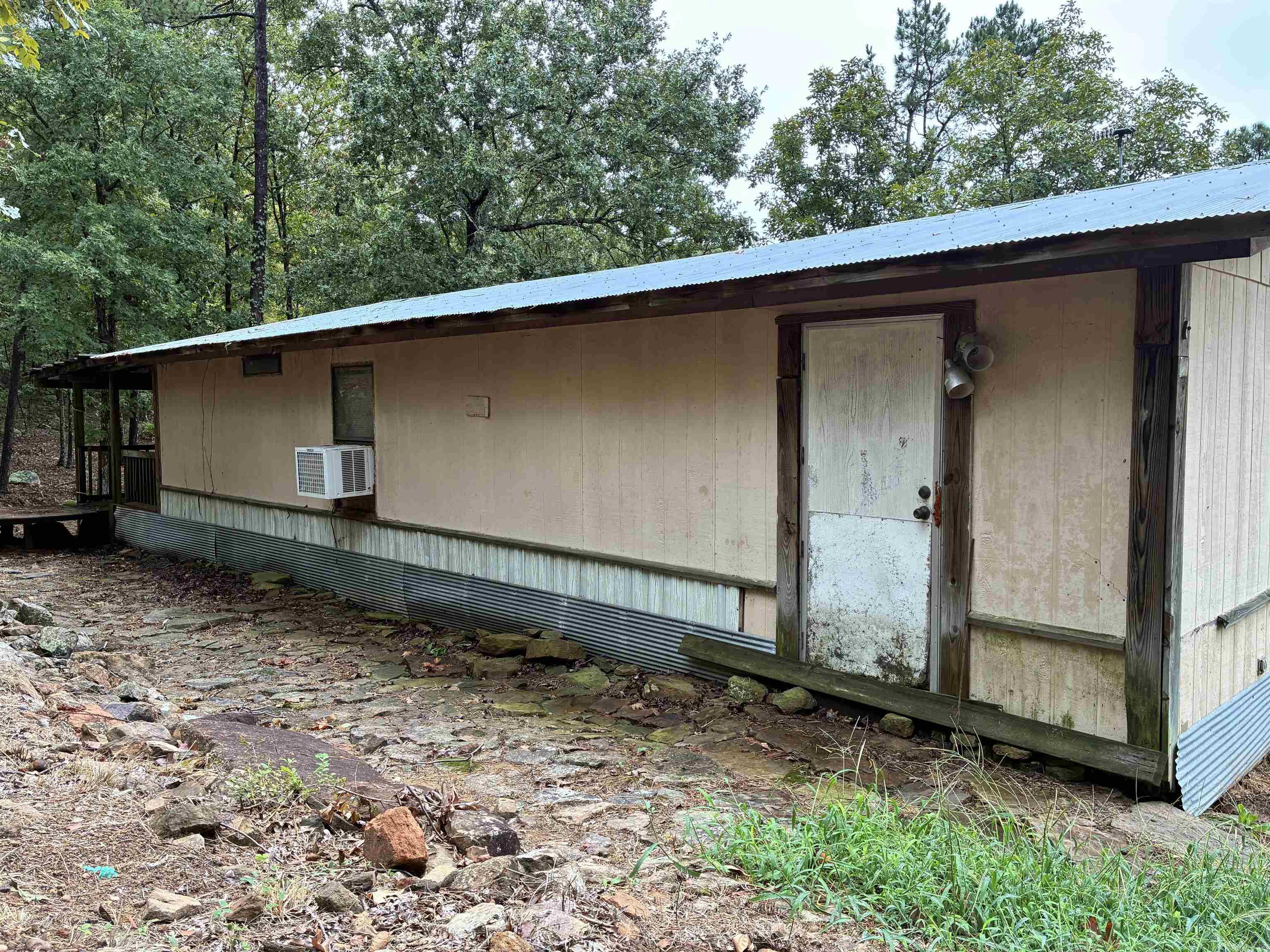 2352 Porter Rd.  Shirley, AR