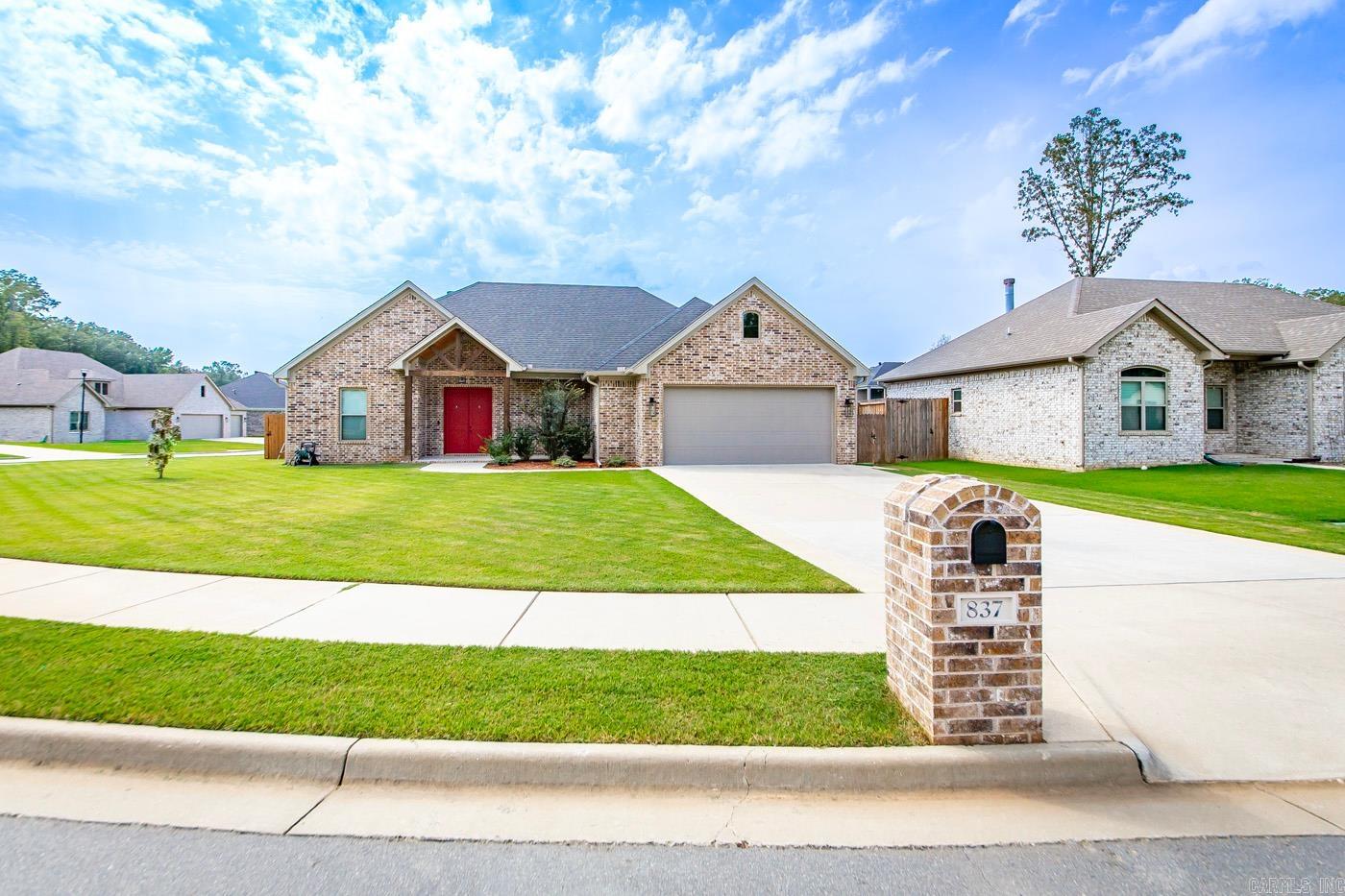 837 Oak Forest  Sherwood, AR