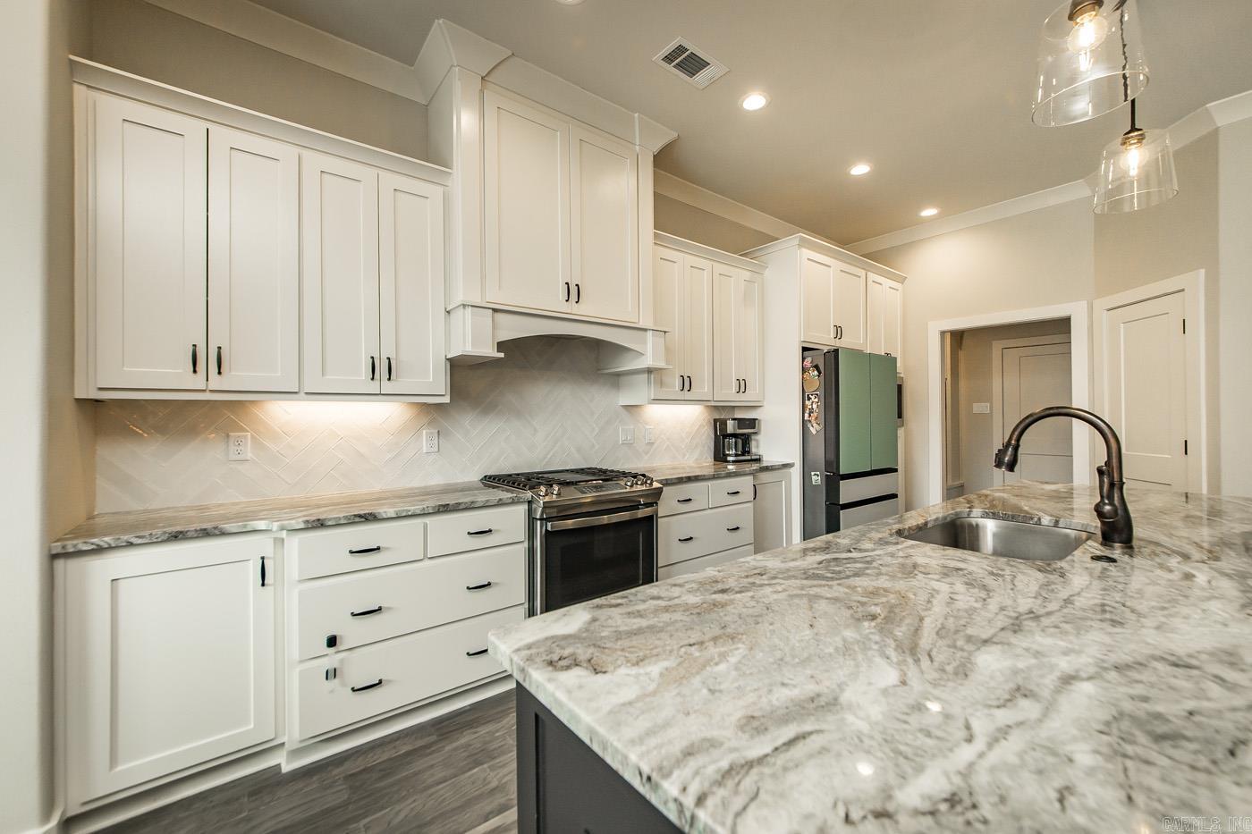 837 Oak Forest  Sherwood, AR