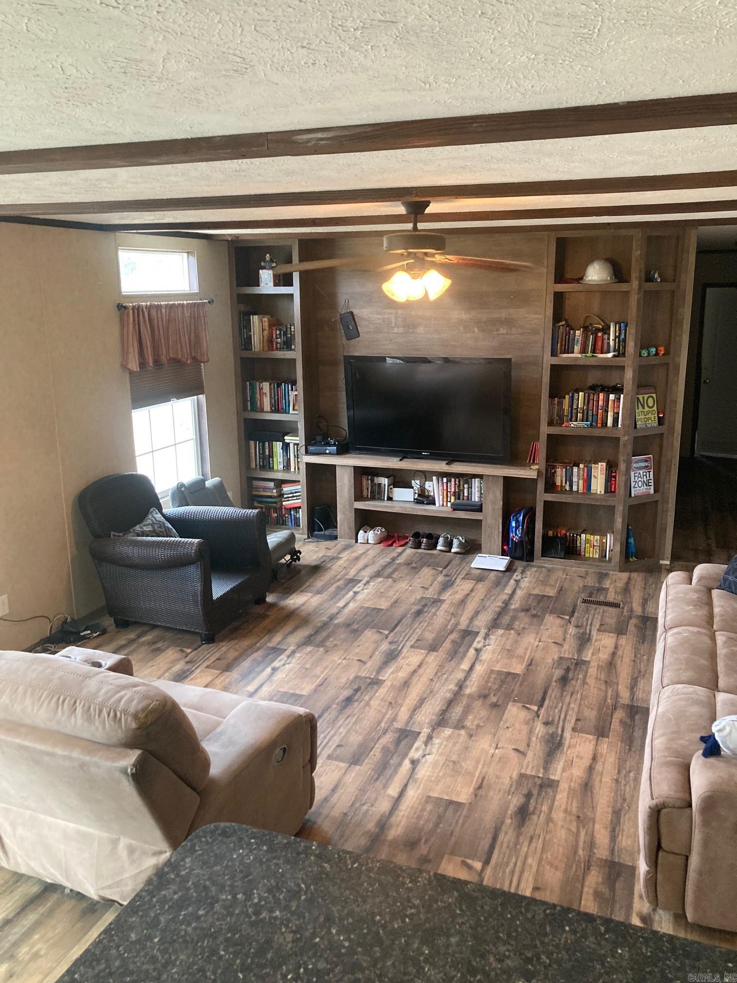 567 Daffodill  Romance, AR