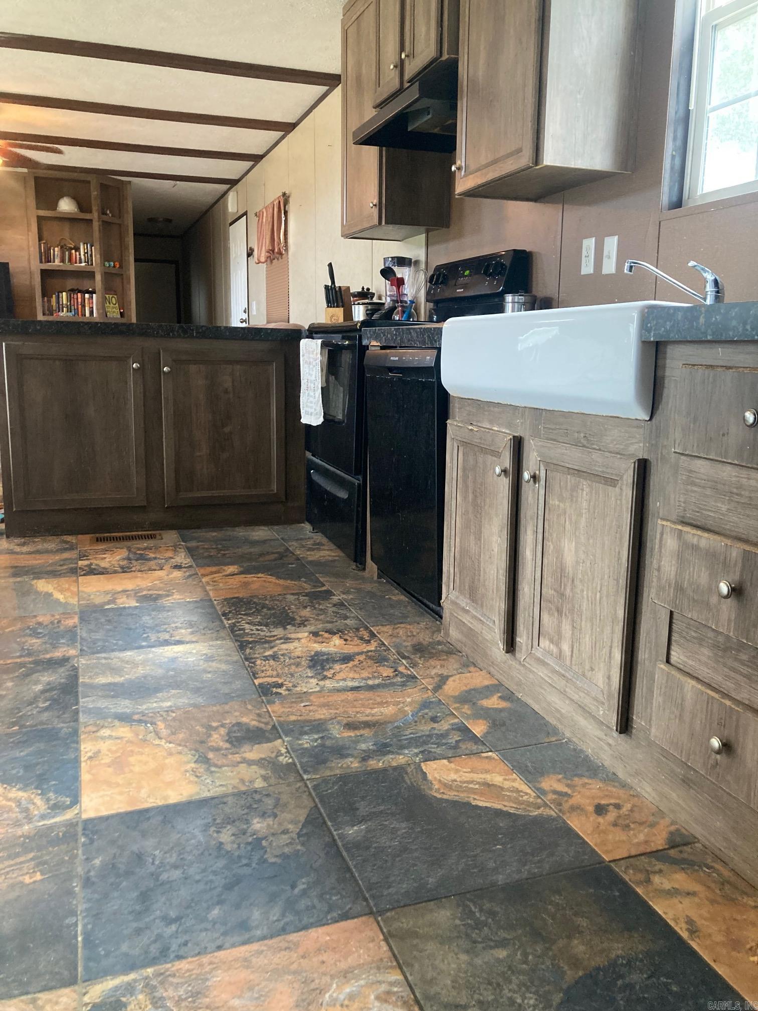 567 Daffodill  Romance, AR