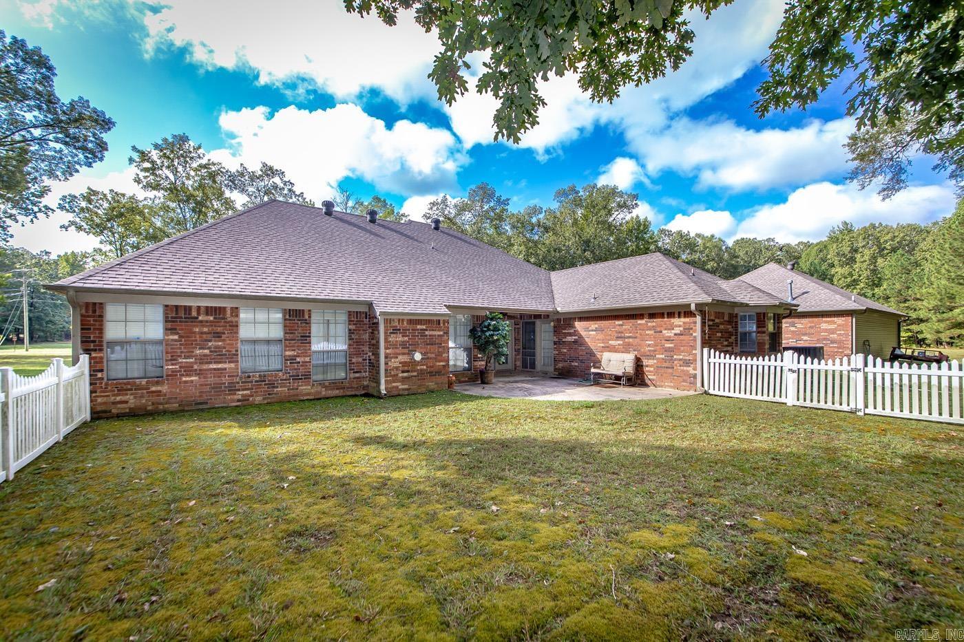 1560 Lawson Oaks  Little Rock, AR