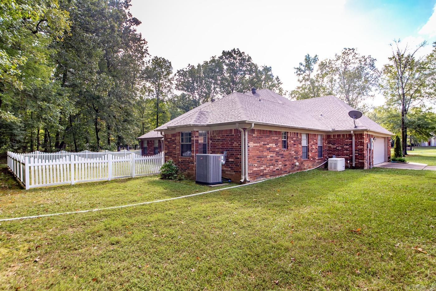 1560 Lawson Oaks  Little Rock, AR