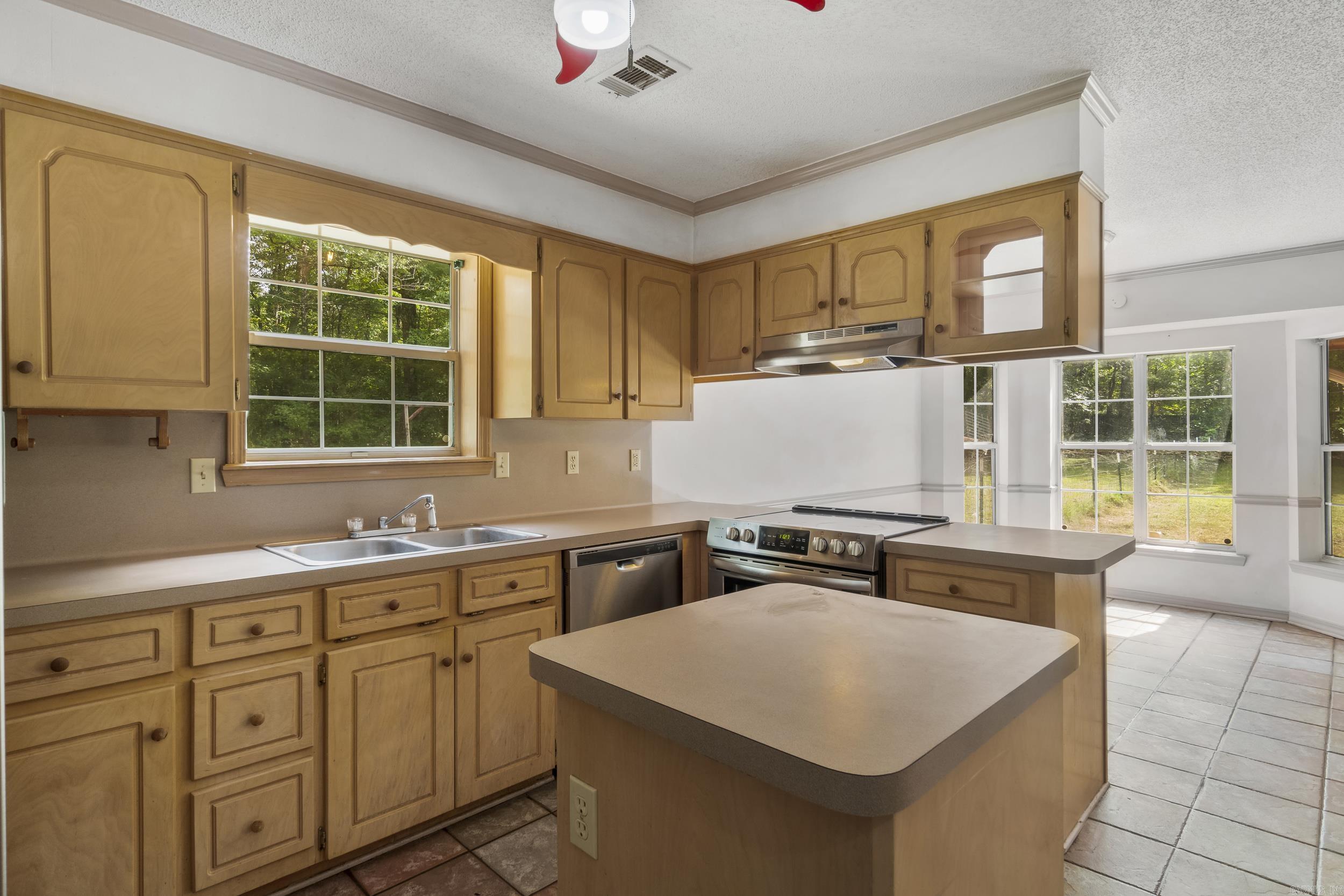 91 Nutmeg  Cabot, AR