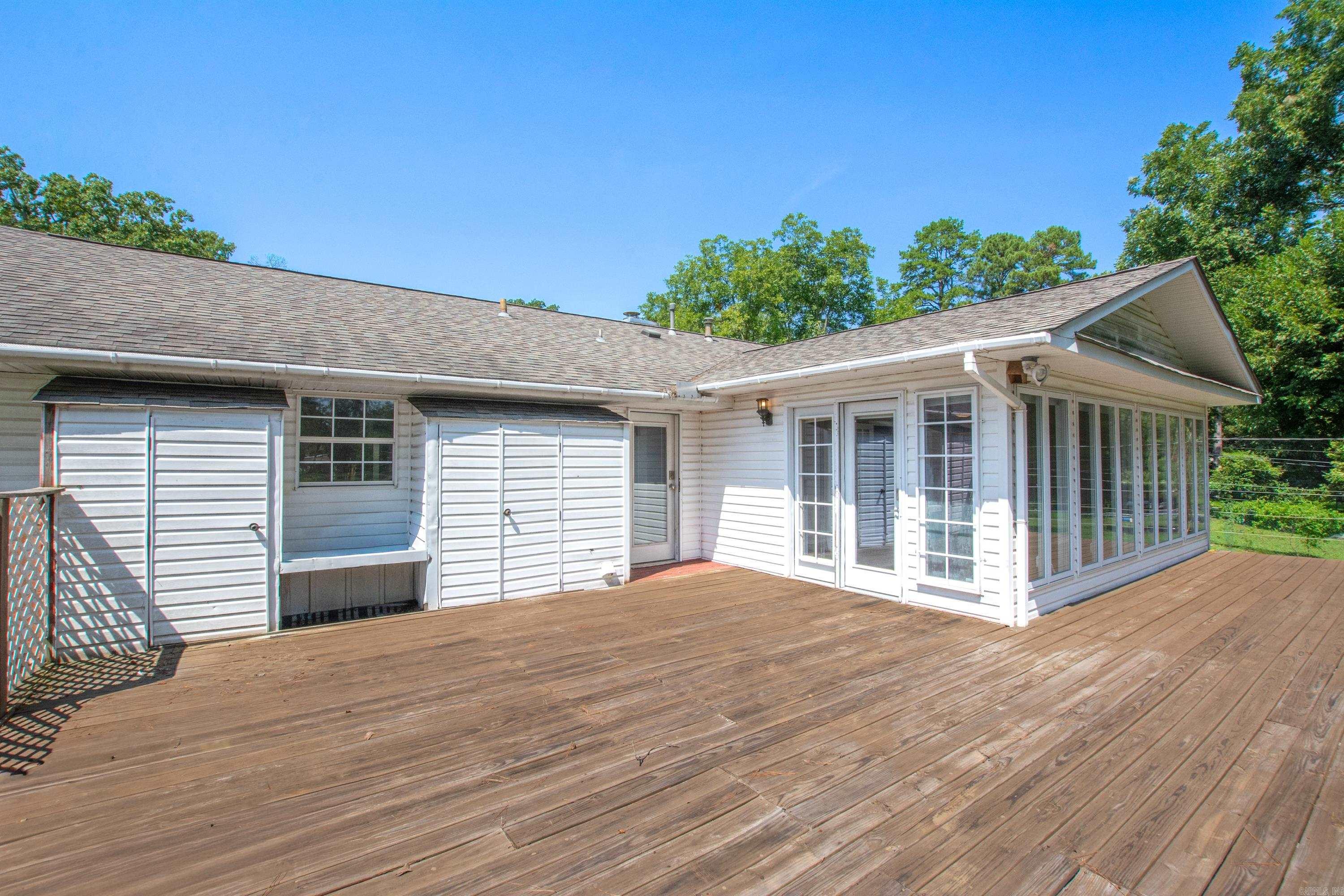 2205 W Lakeview  Benton, AR
