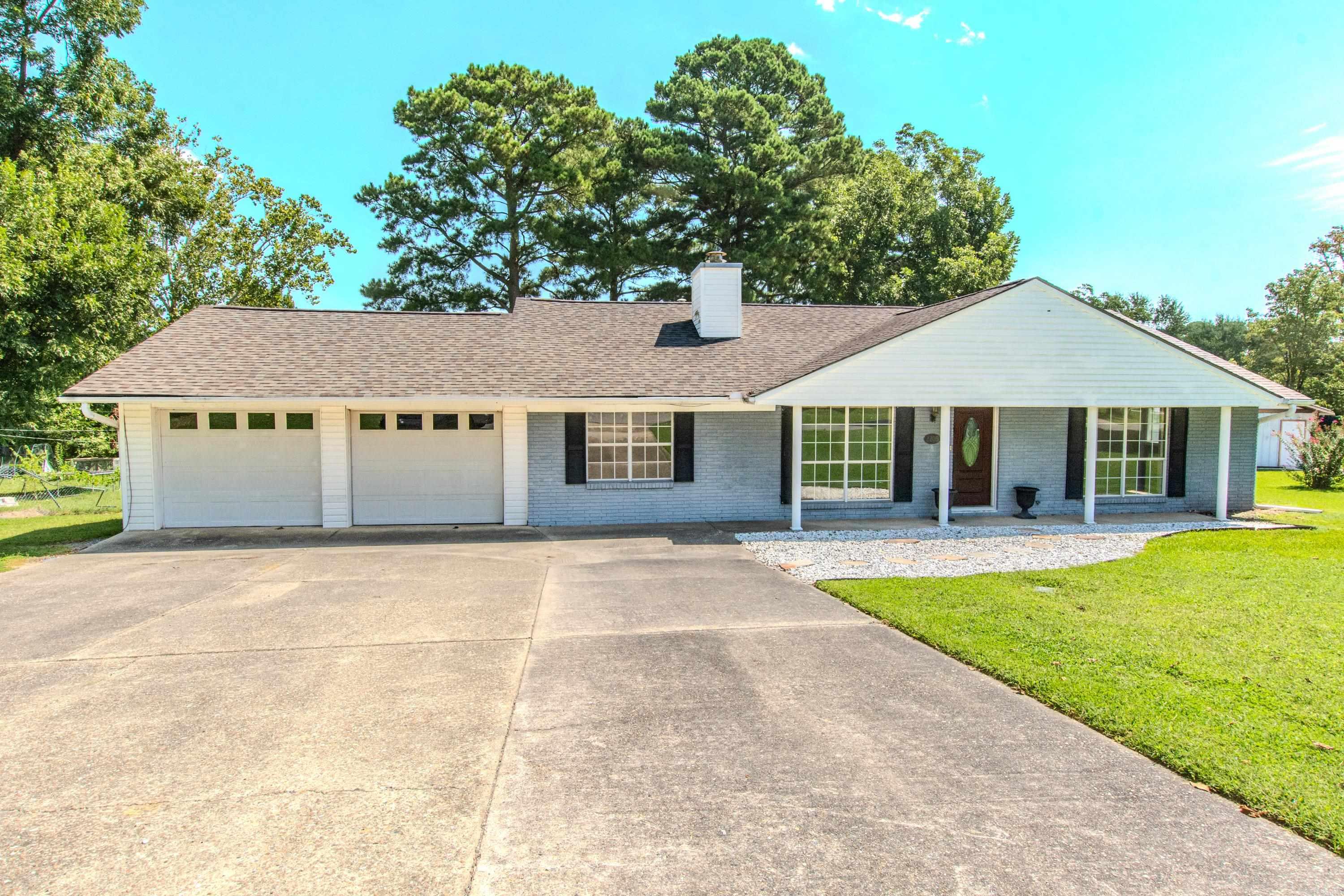 2205 W Lakeview  Benton, AR