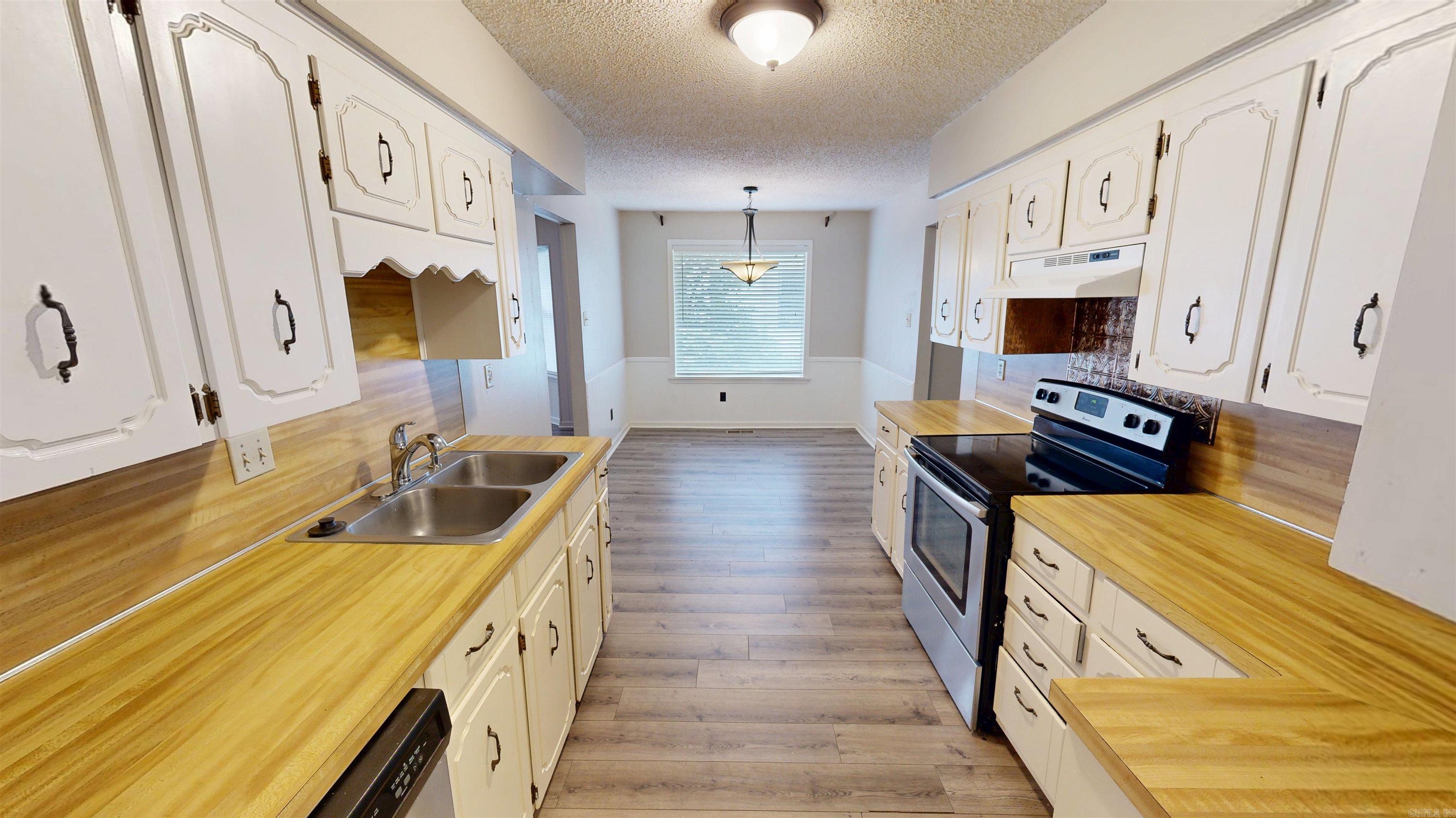43 Prince  Maumelle, AR