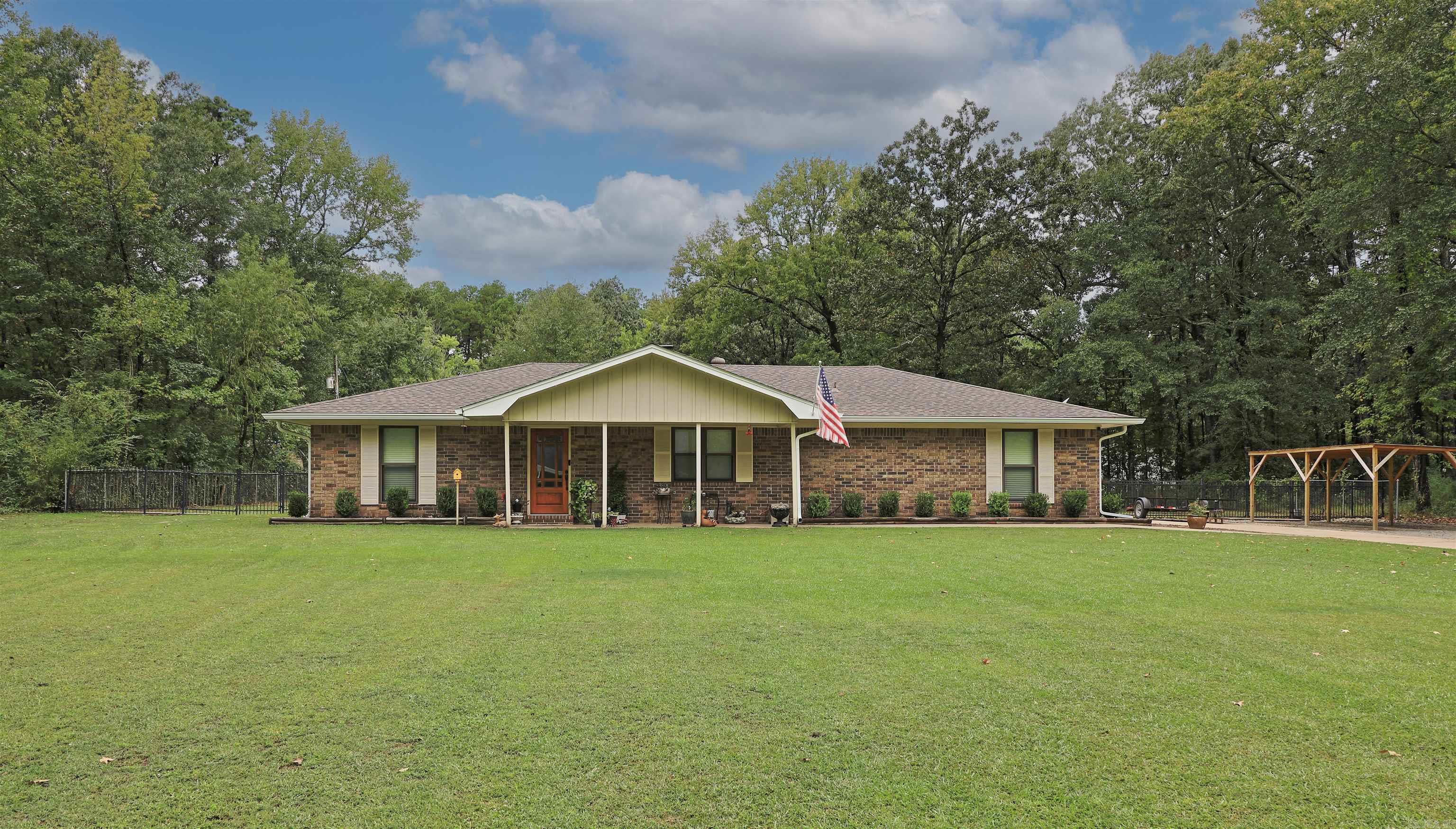 1900 Ginnett  White Hall, AR