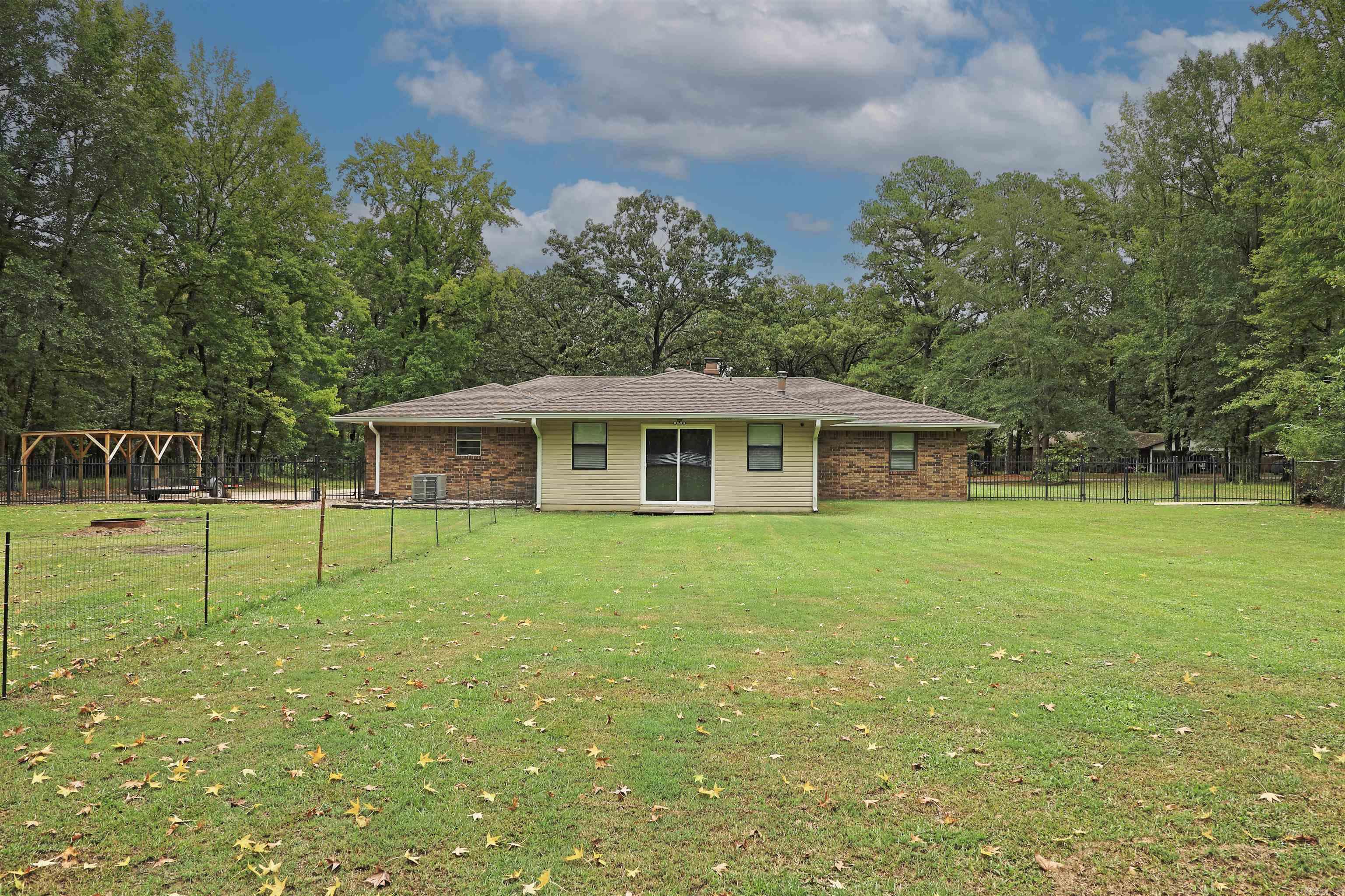1900 Ginnett  White Hall, AR