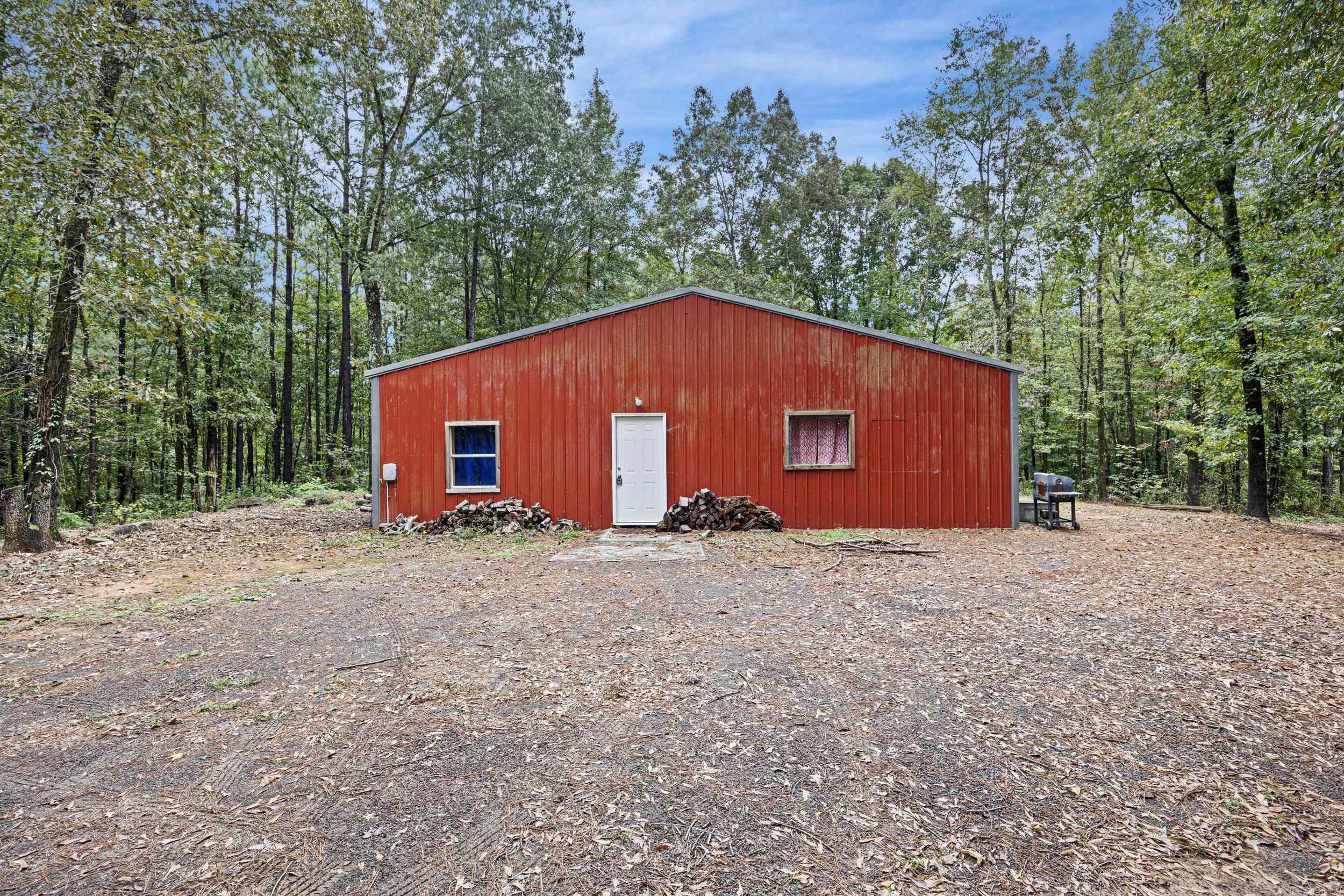 11882 E Old Belleville  Belleville, AR