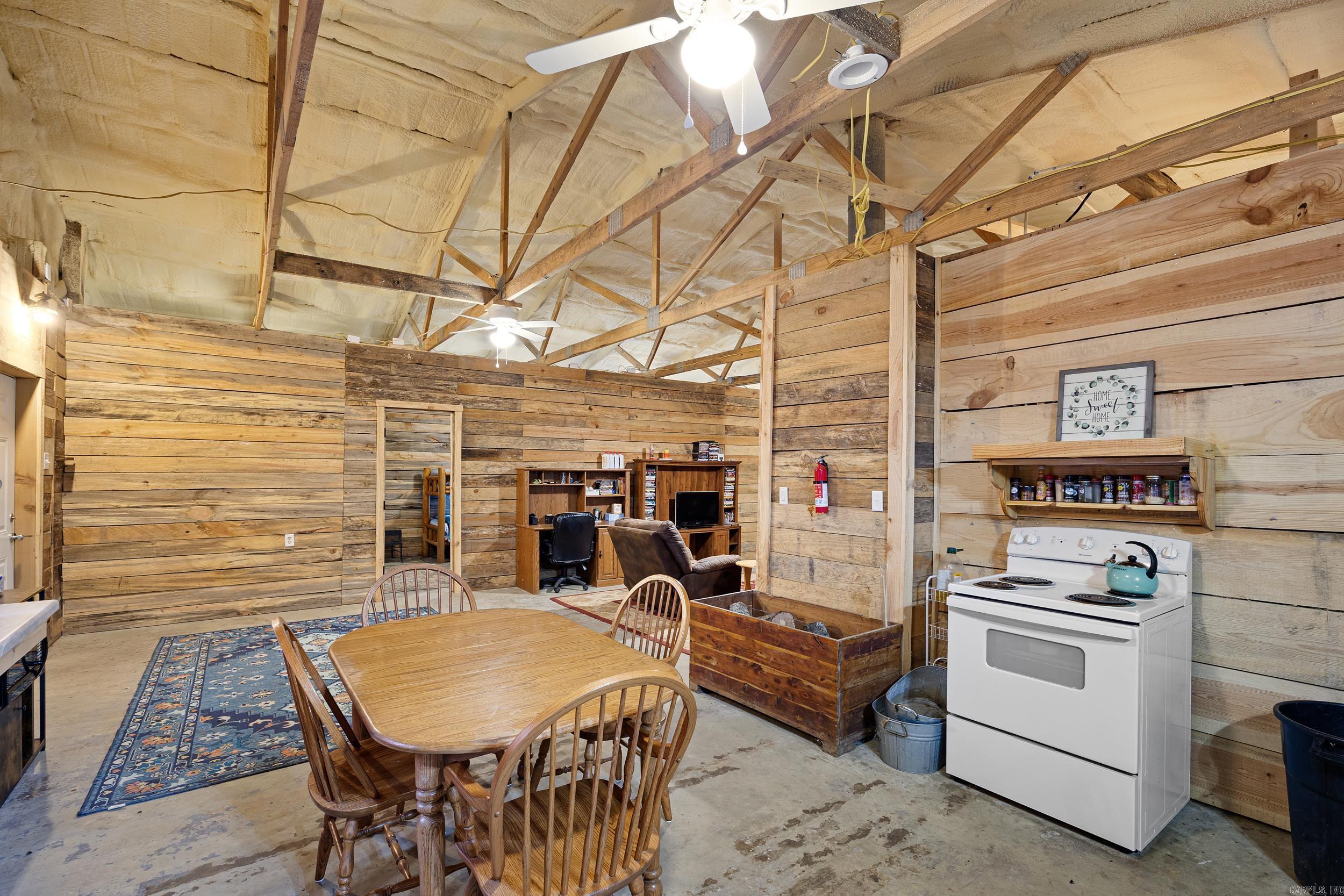 11882 E Old Belleville  Belleville, AR