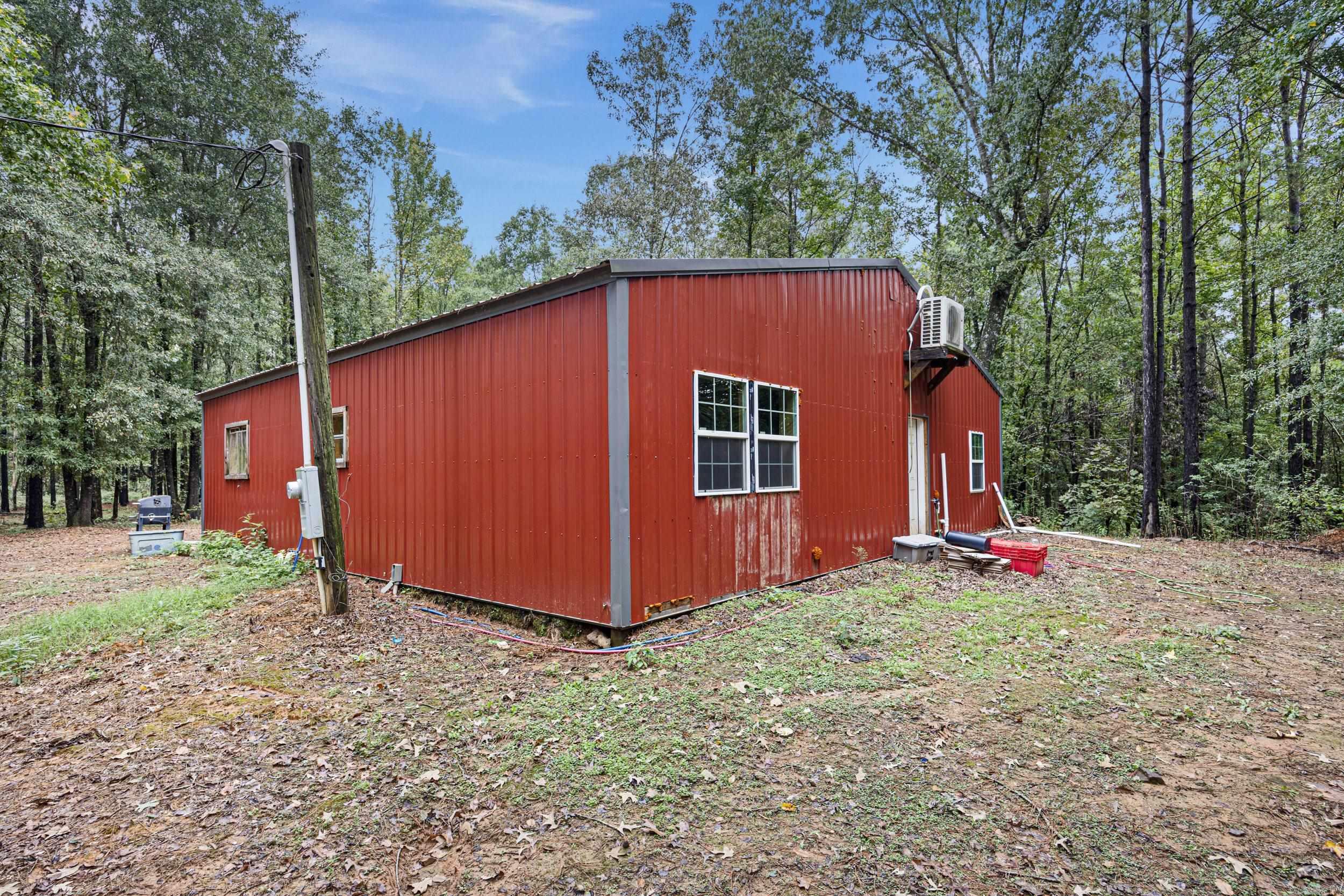 11882 E Old Belleville  Belleville, AR