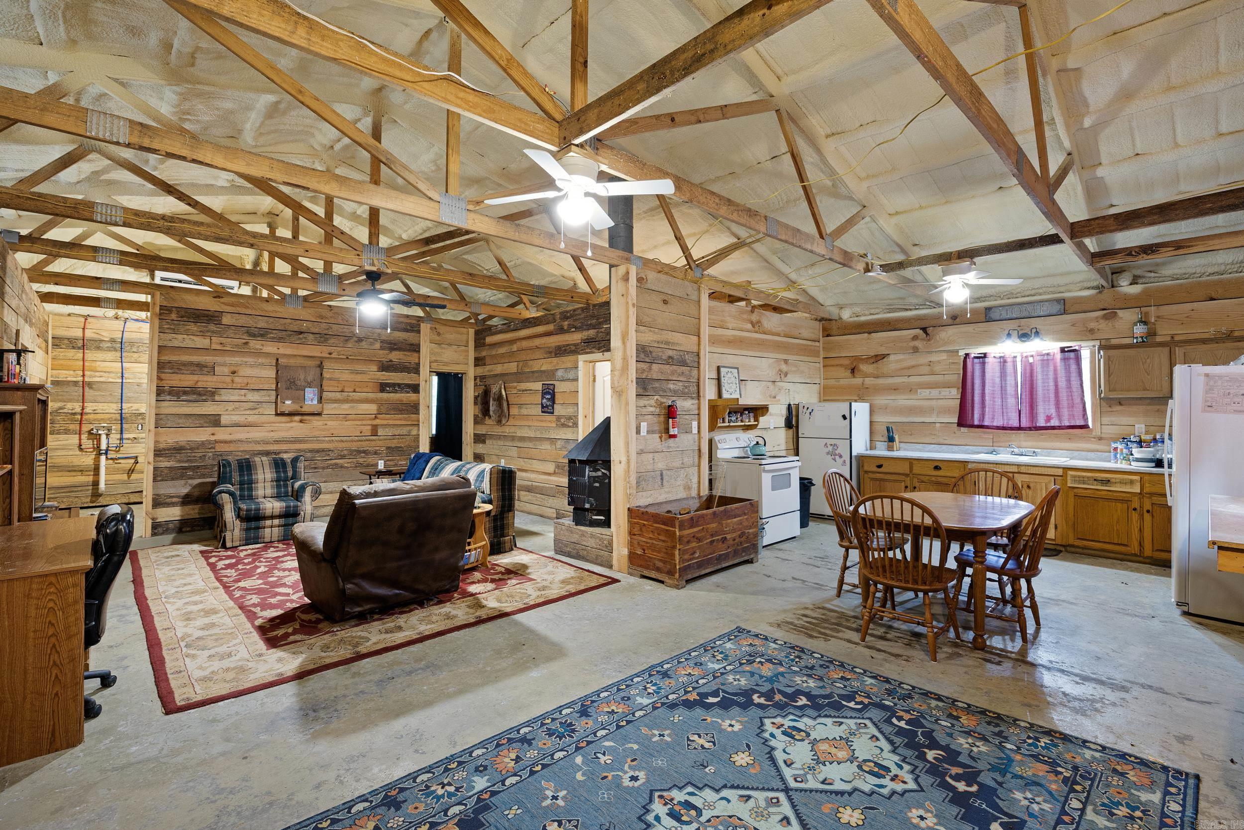 11882 E Old Belleville  Belleville, AR