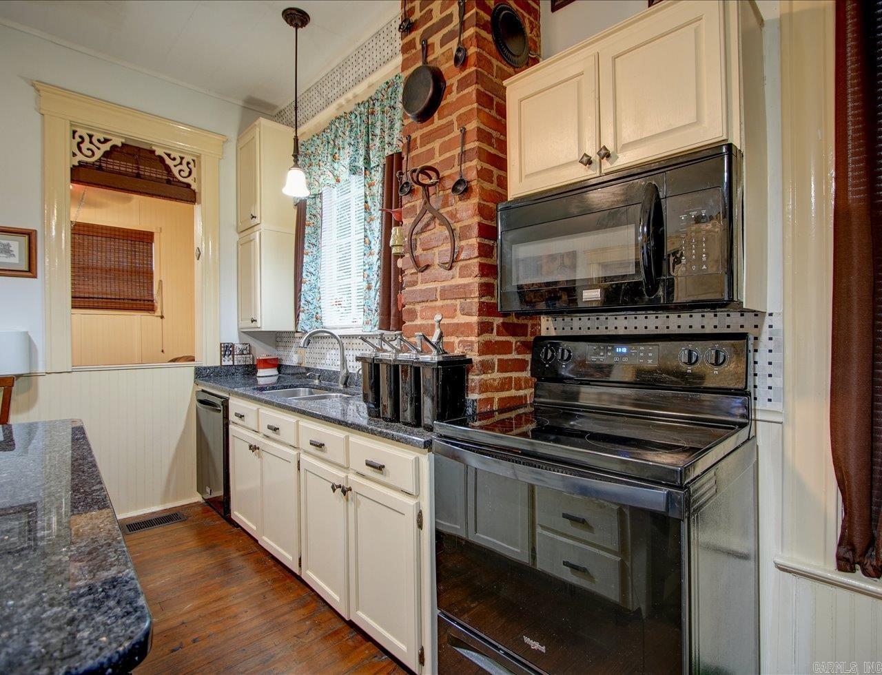 318 Quapaw  Hot Springs, AR