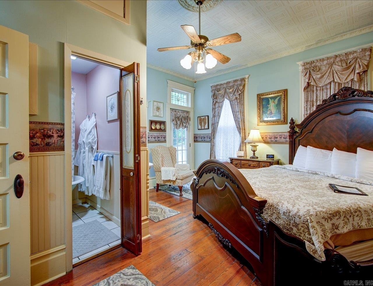 318 Quapaw  Hot Springs, AR
