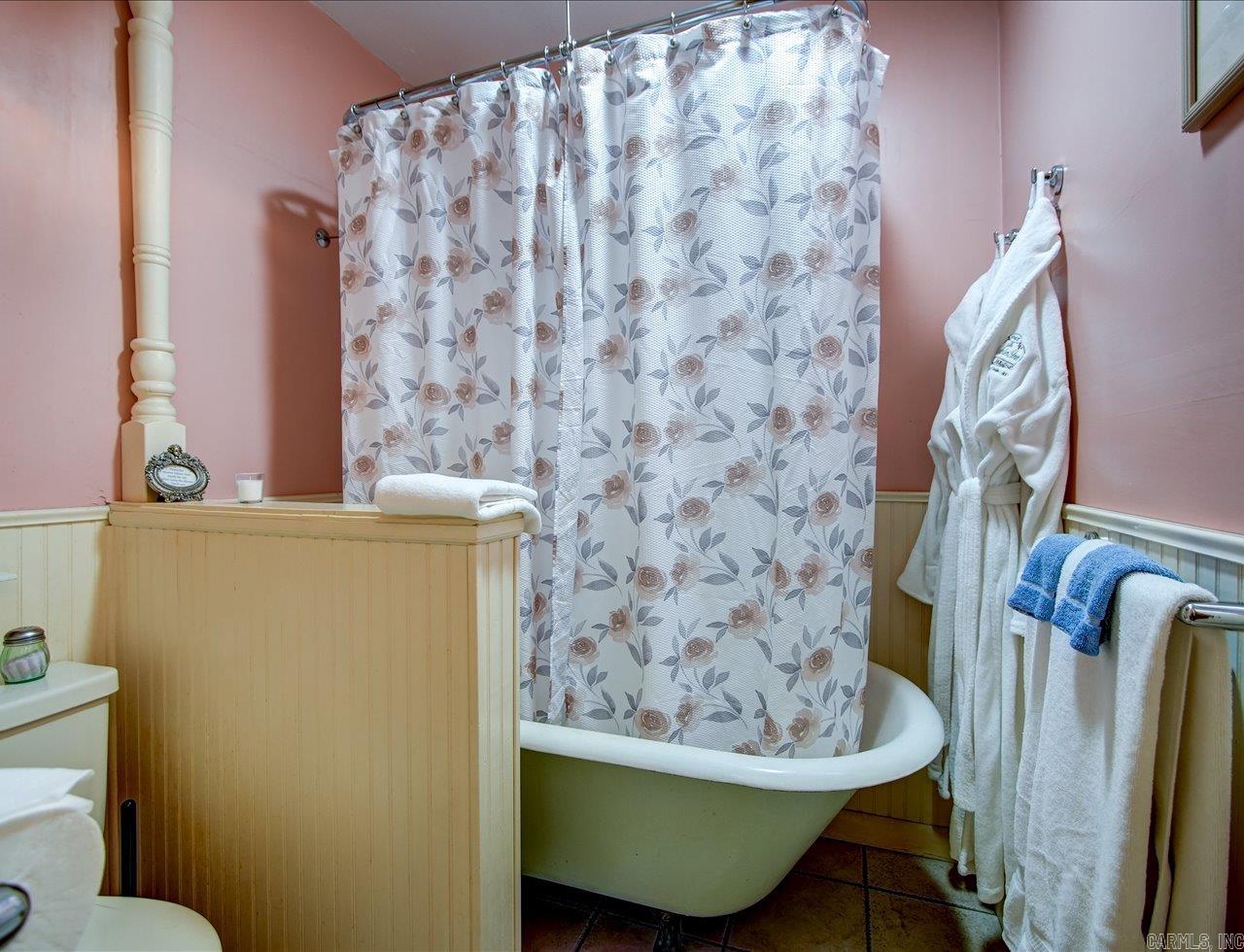 318 Quapaw  Hot Springs, AR