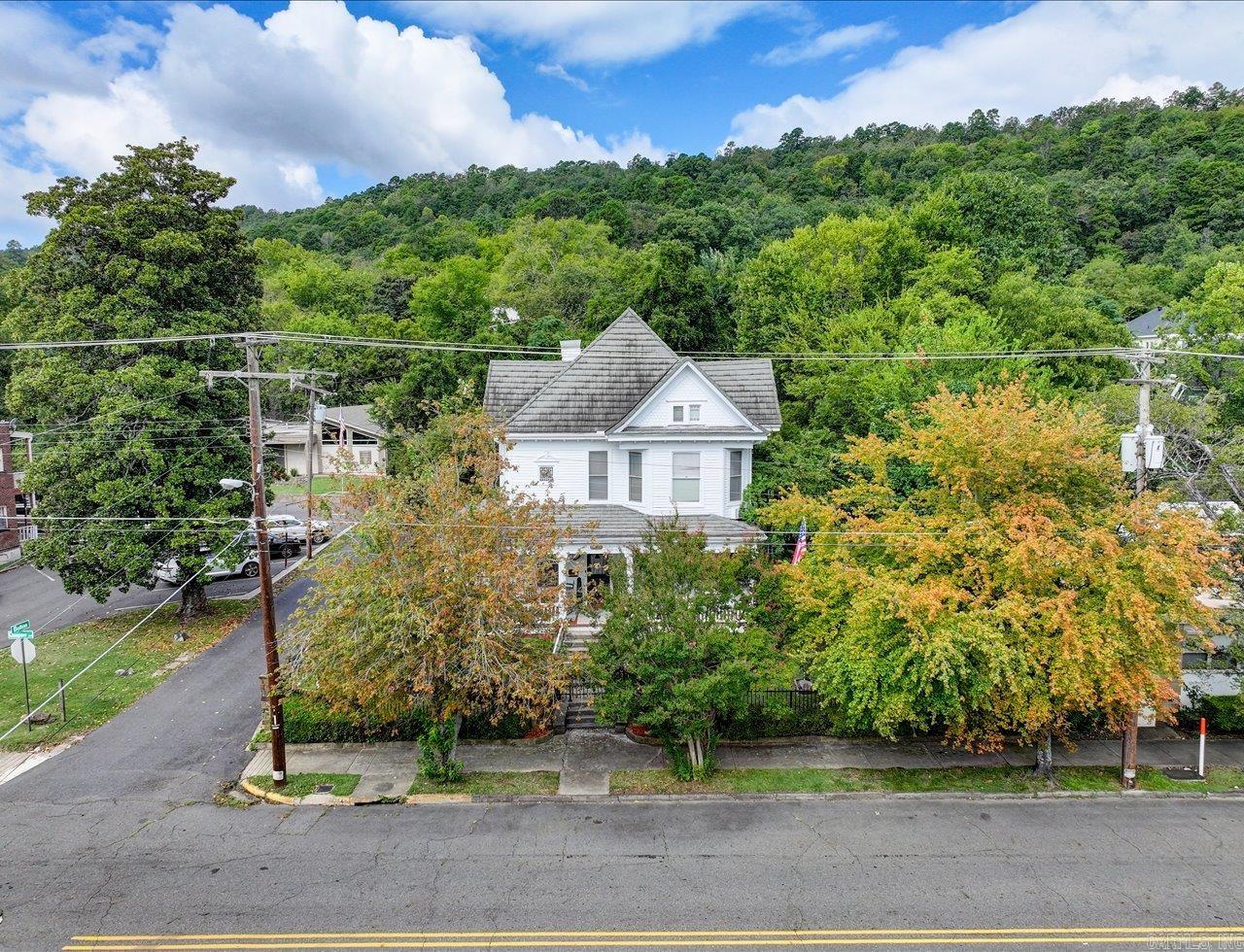 318 Quapaw  Hot Springs, AR