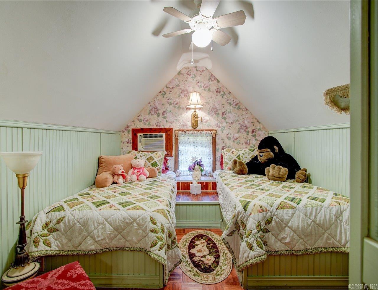 318 Quapaw  Hot Springs, AR
