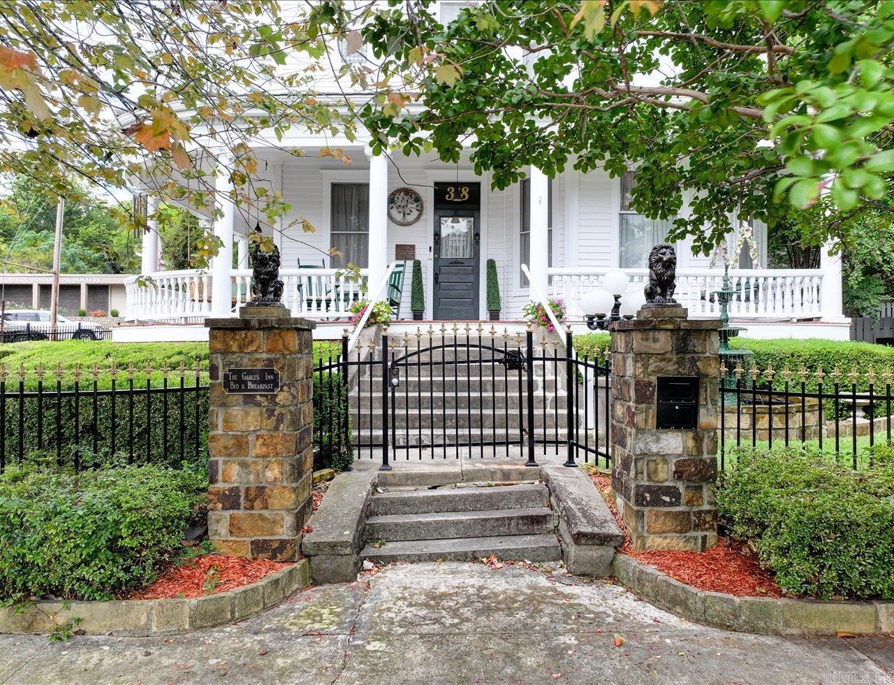 318 Quapaw  Hot Springs, AR