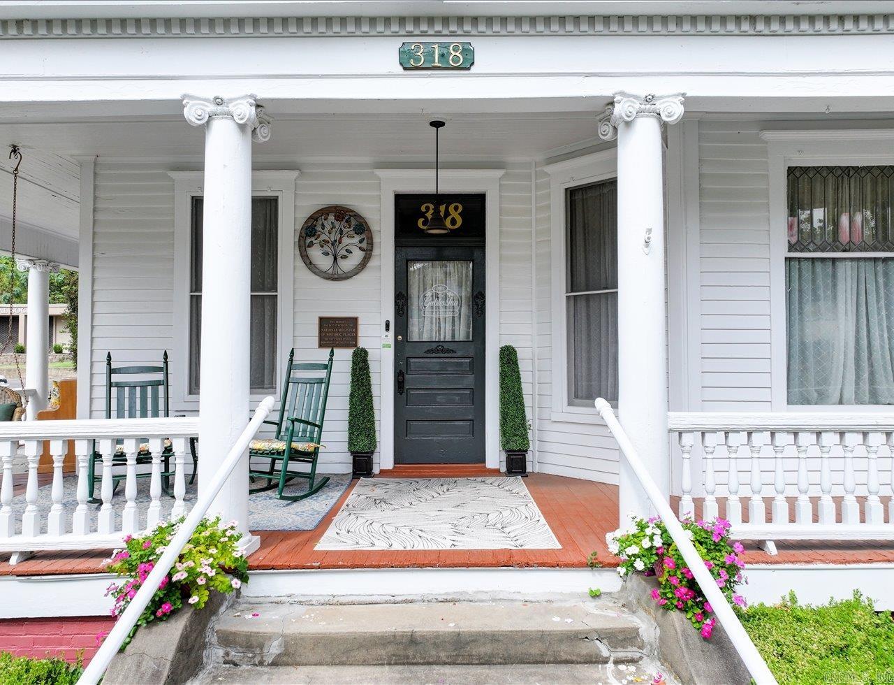 318 Quapaw  Hot Springs, AR