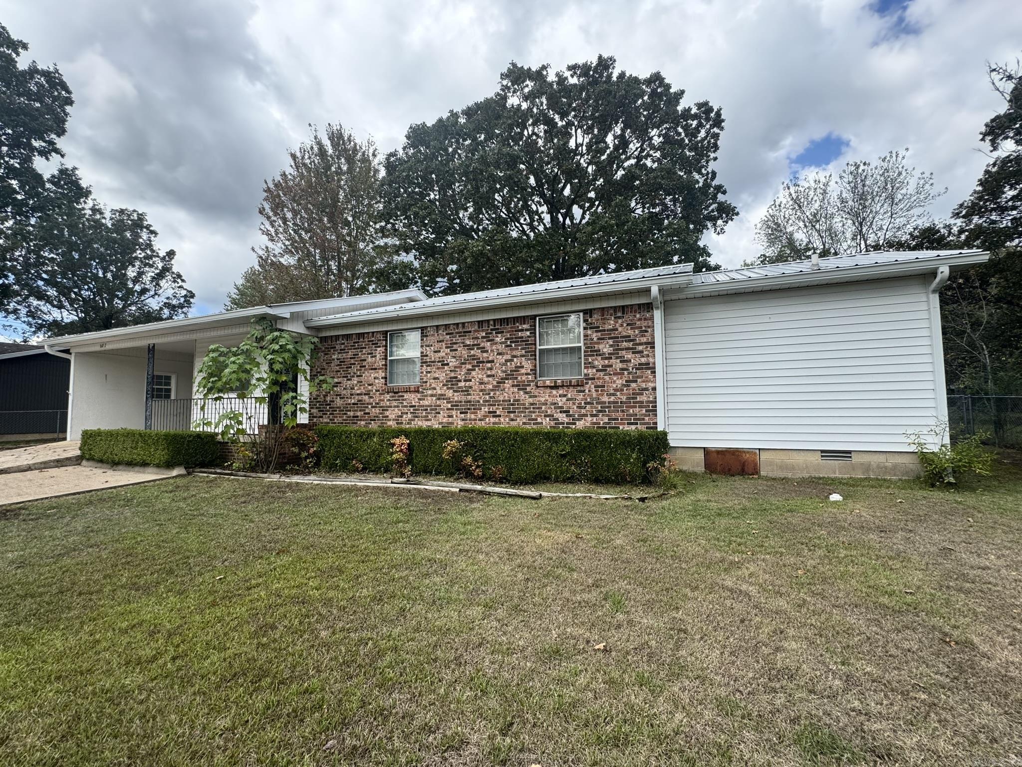 607 Clarence Street  Mountain View, AR