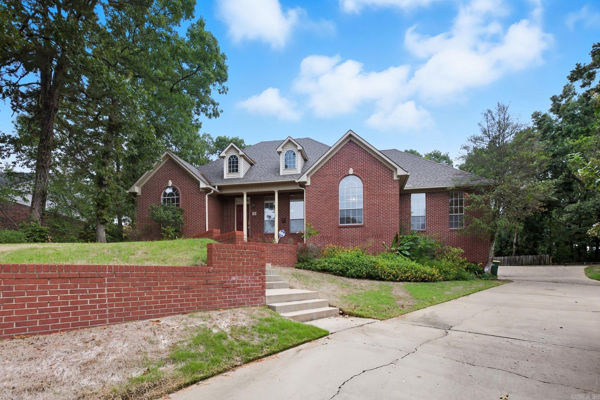 6 Hunter  Little Rock, AR