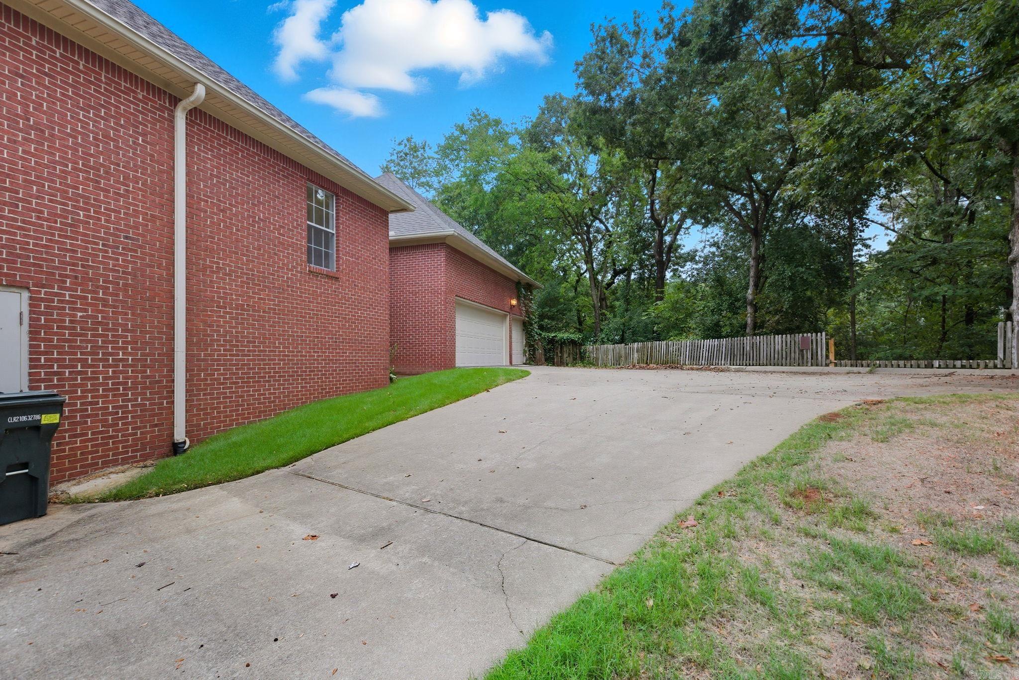 6 Hunter  Little Rock, AR