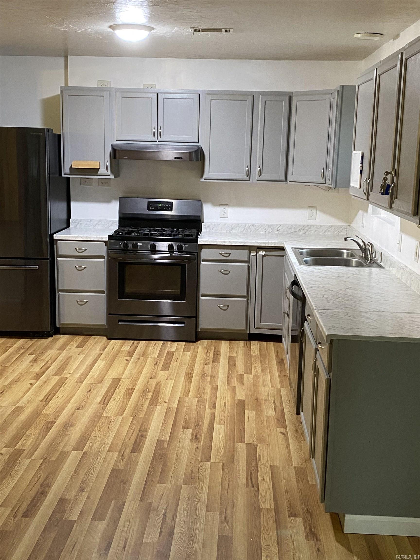 100 Wells  Amity, AR