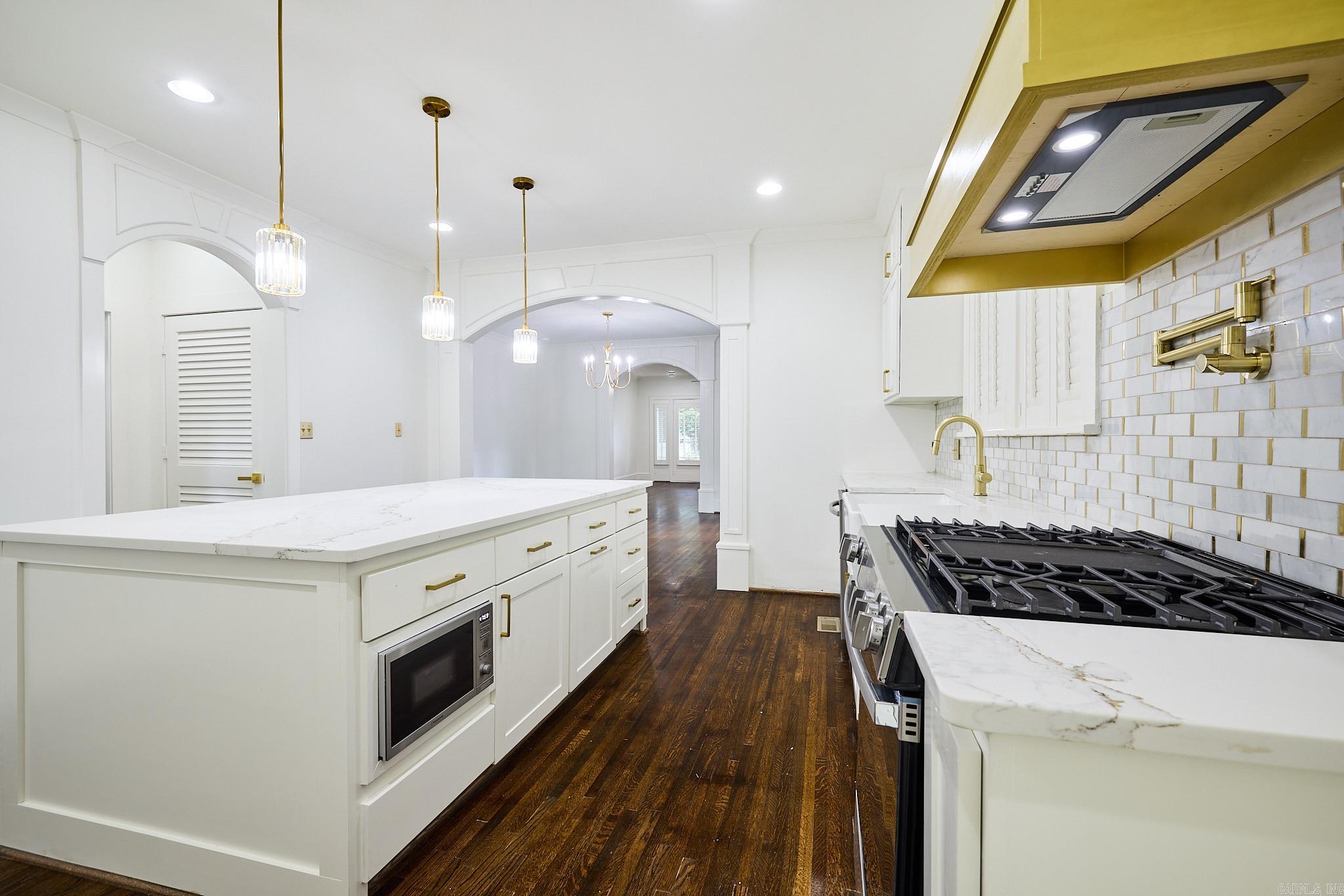 5101 Lee Avenue  Little Elm, AR