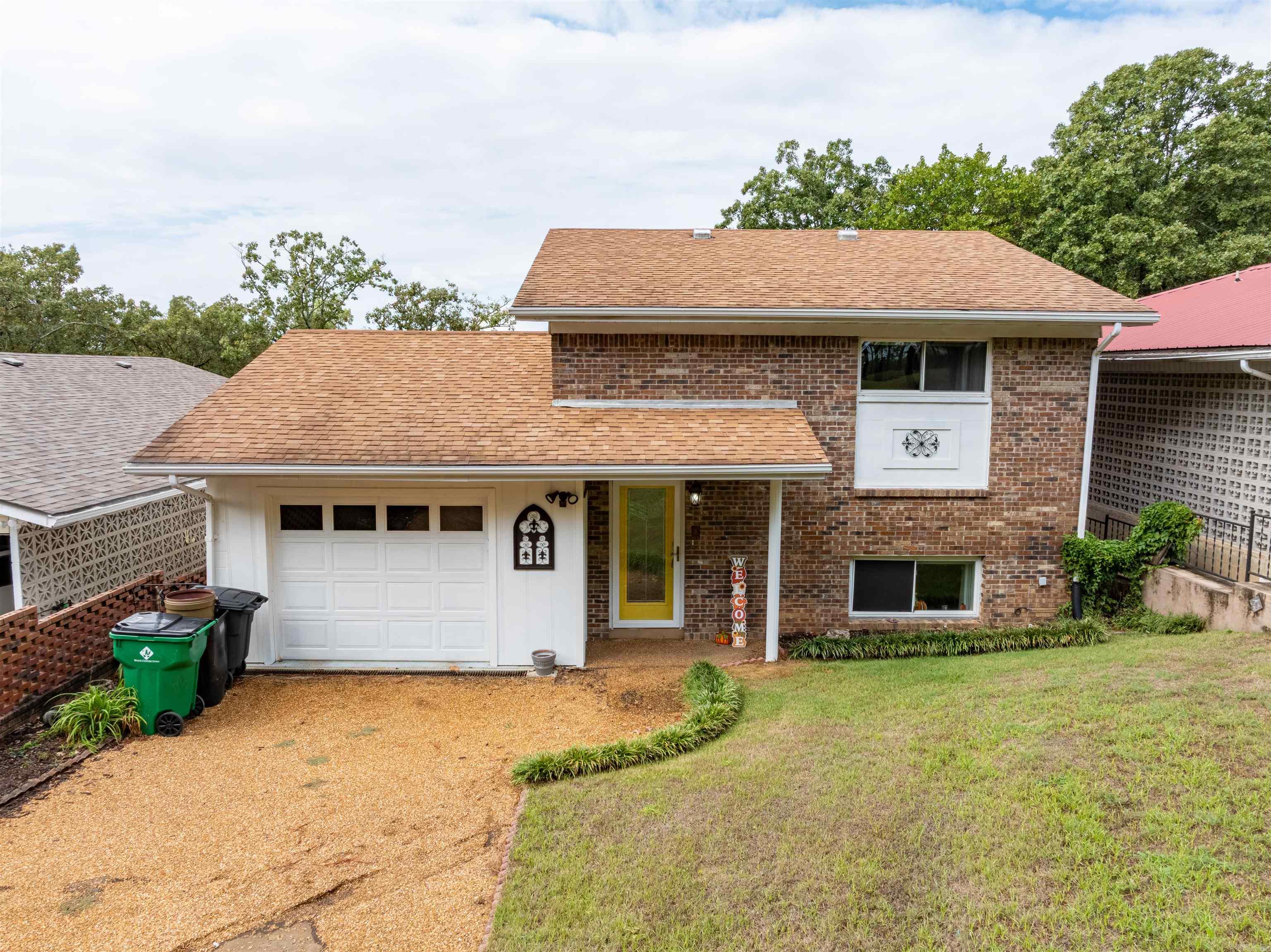 211 S Nightingale Dr  Horseshoe Bend, AR