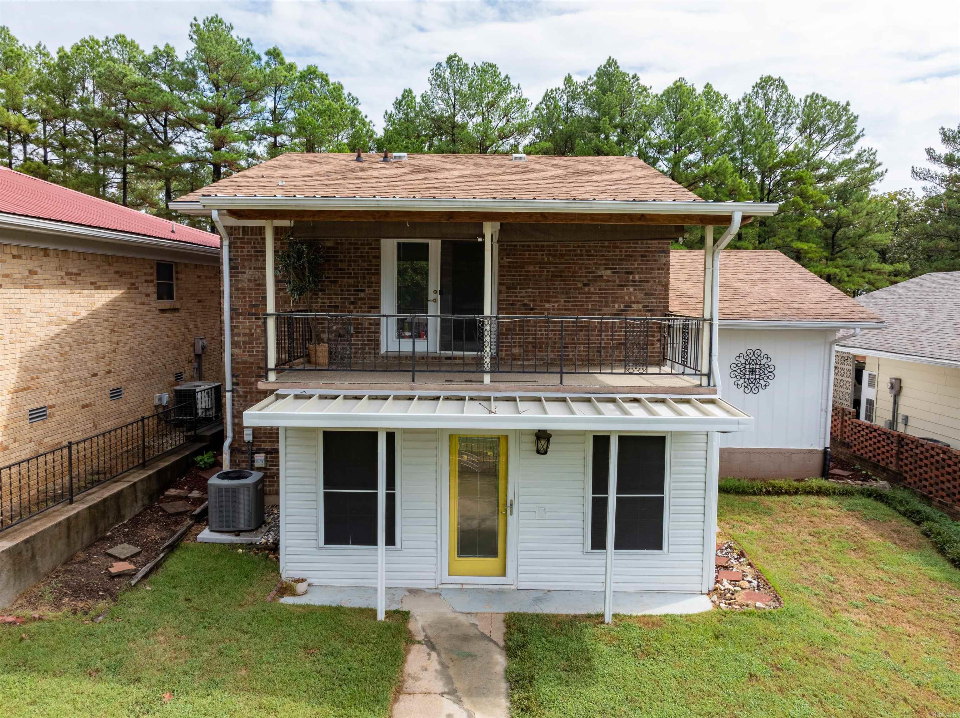 211 S Nightingale Dr  Horseshoe Bend, AR
