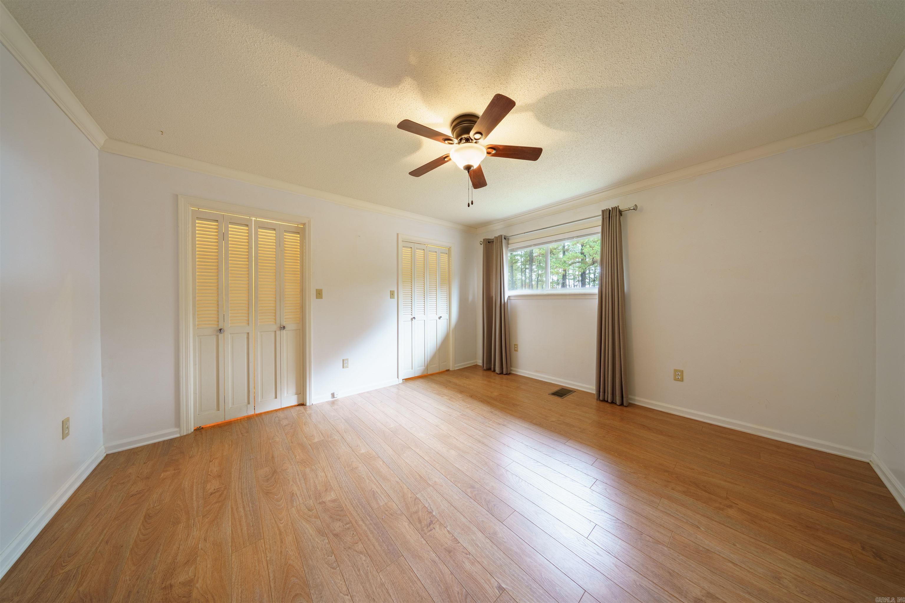 211 S Nightingale Dr  Horseshoe Bend, AR