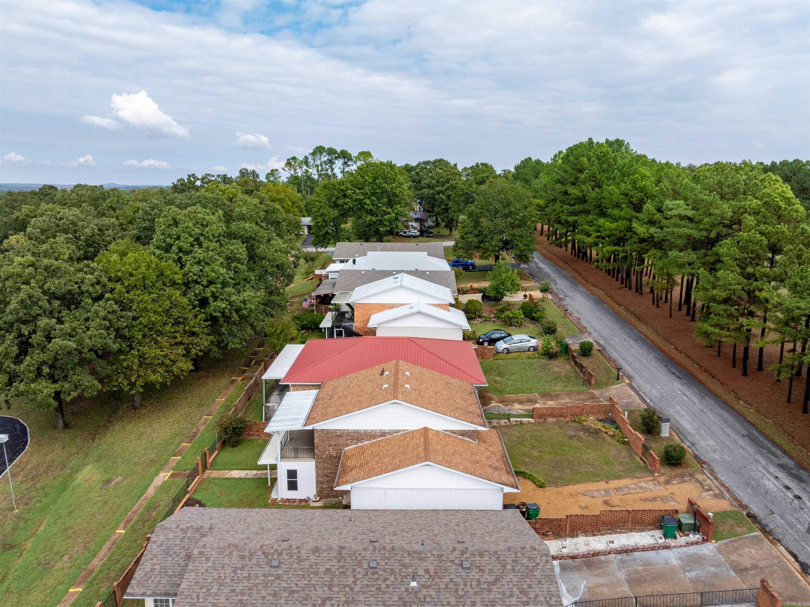 211 S Nightingale Dr  Horseshoe Bend, AR