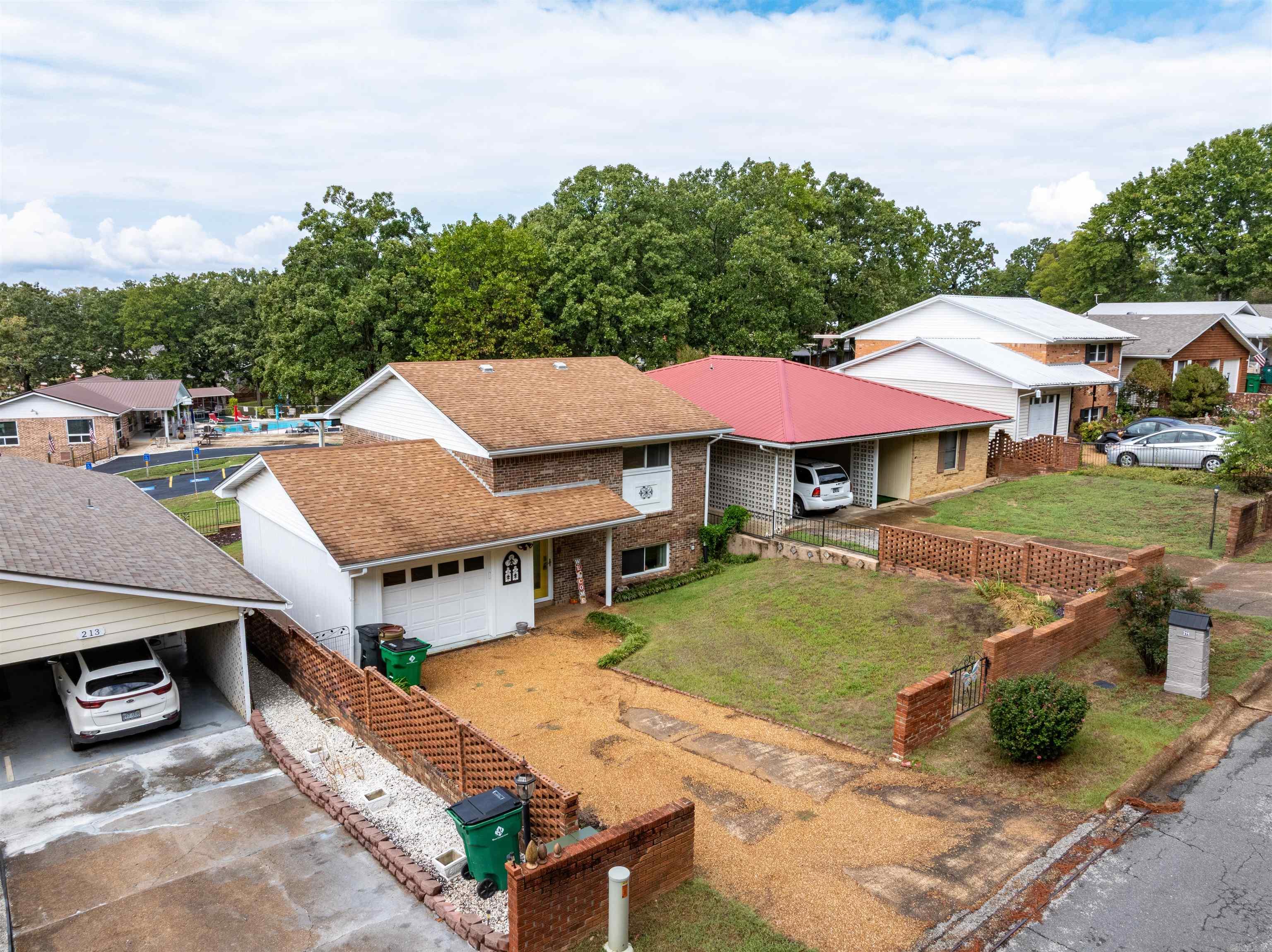 211 S Nightingale Dr  Horseshoe Bend, AR