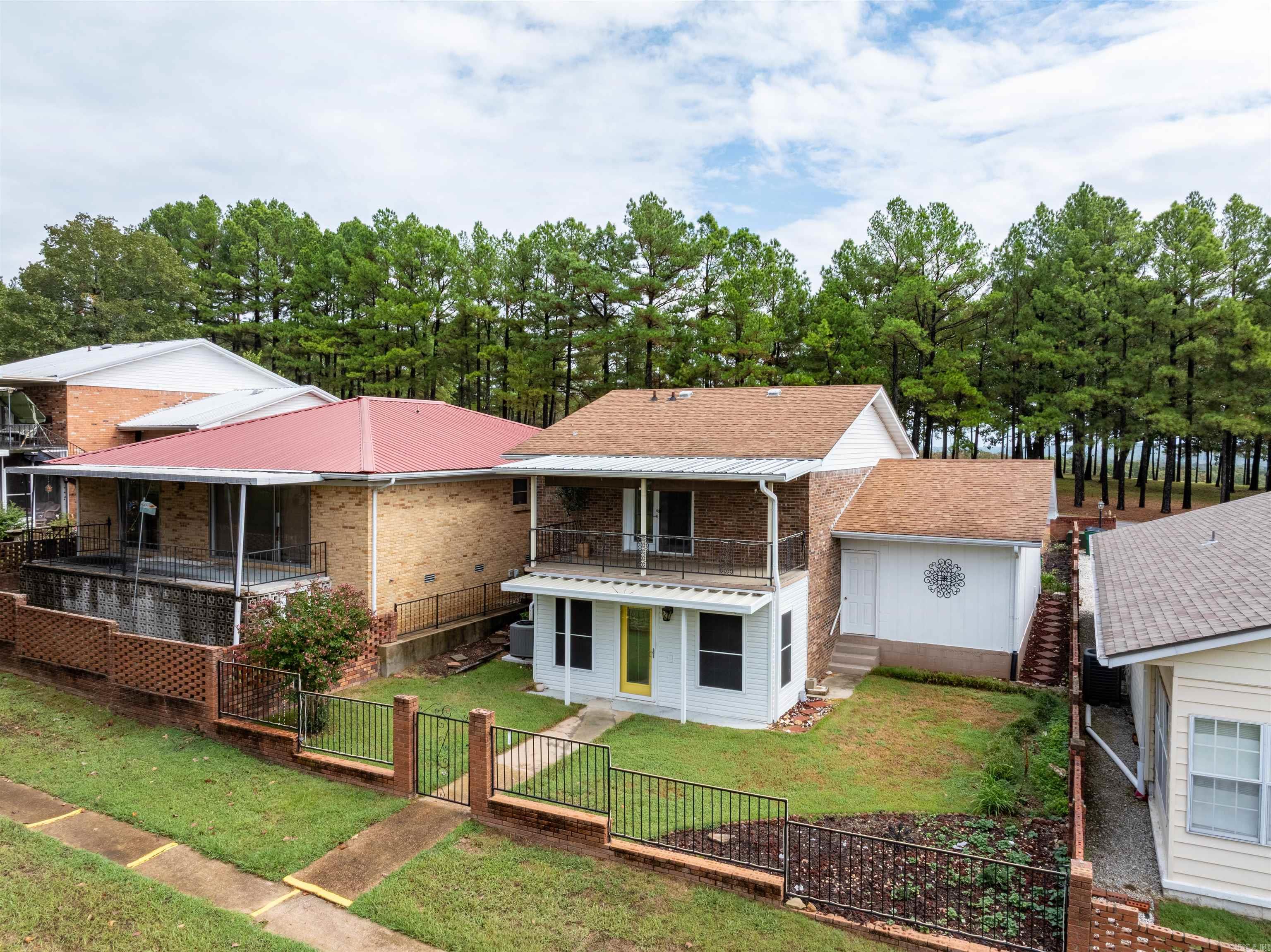 211 S Nightingale Dr  Horseshoe Bend, AR