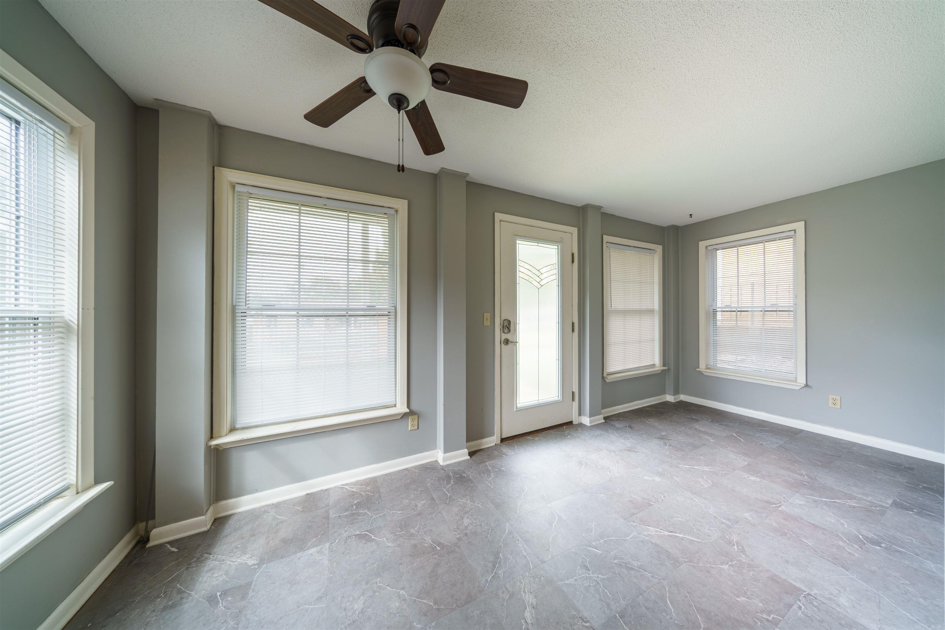211 S Nightingale Dr  Horseshoe Bend, AR
