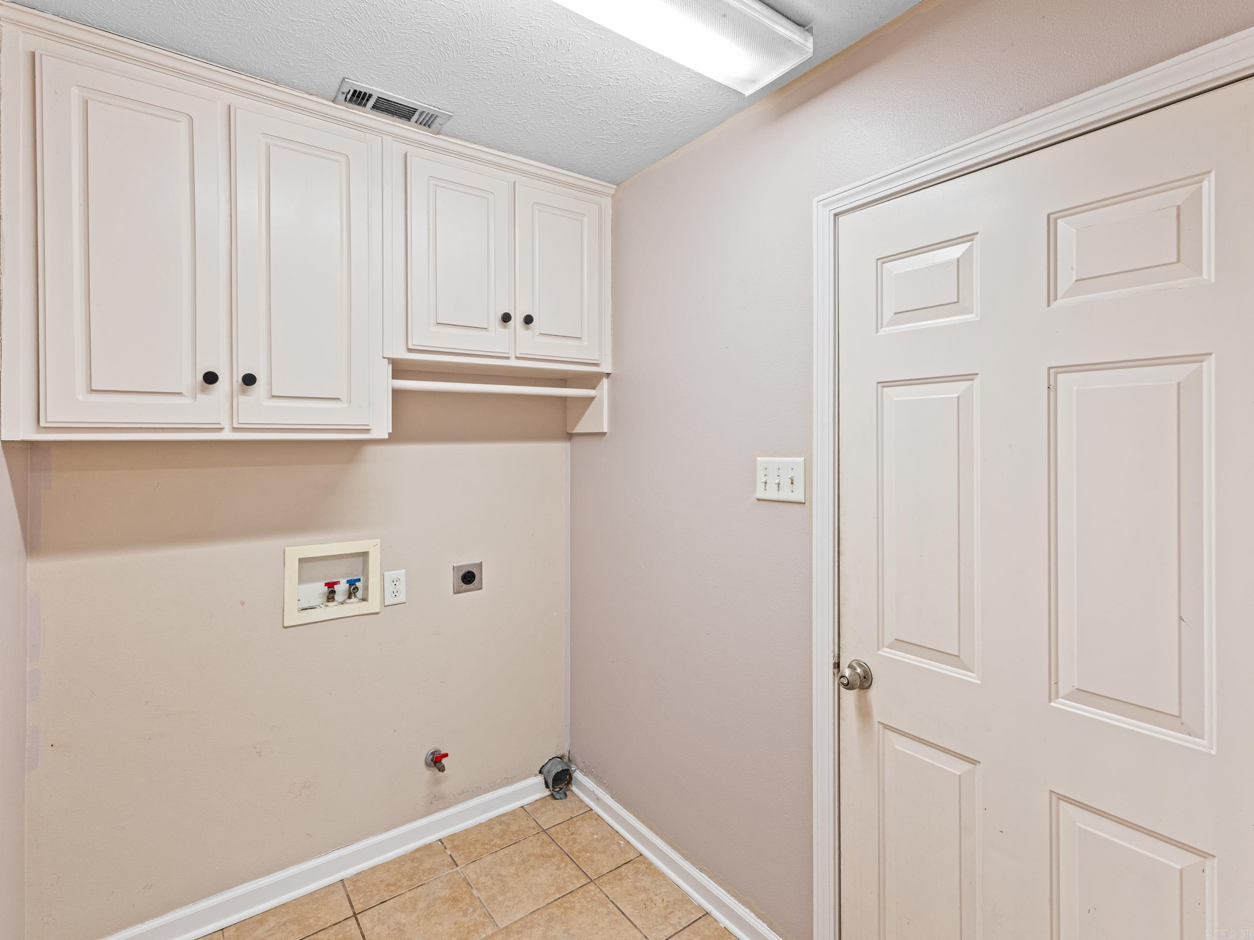 46 Thunderbird  Cabot, AR