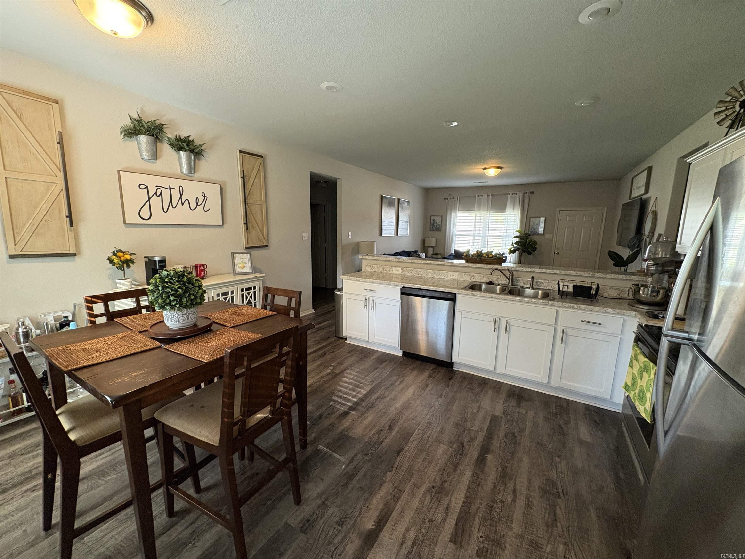 6089 saddle hill  Alexander, AR