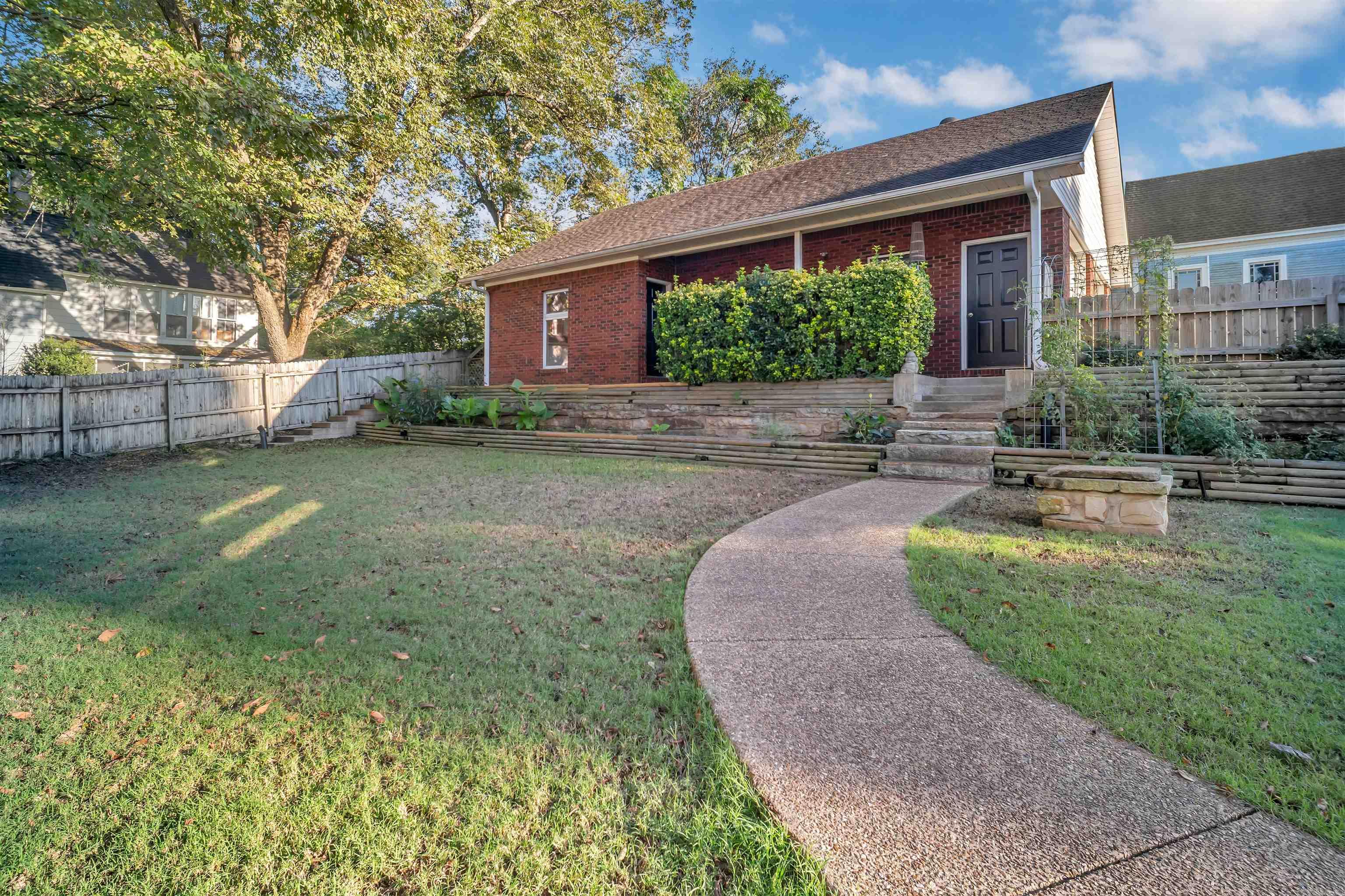 403 W Church  Morrilton, AR