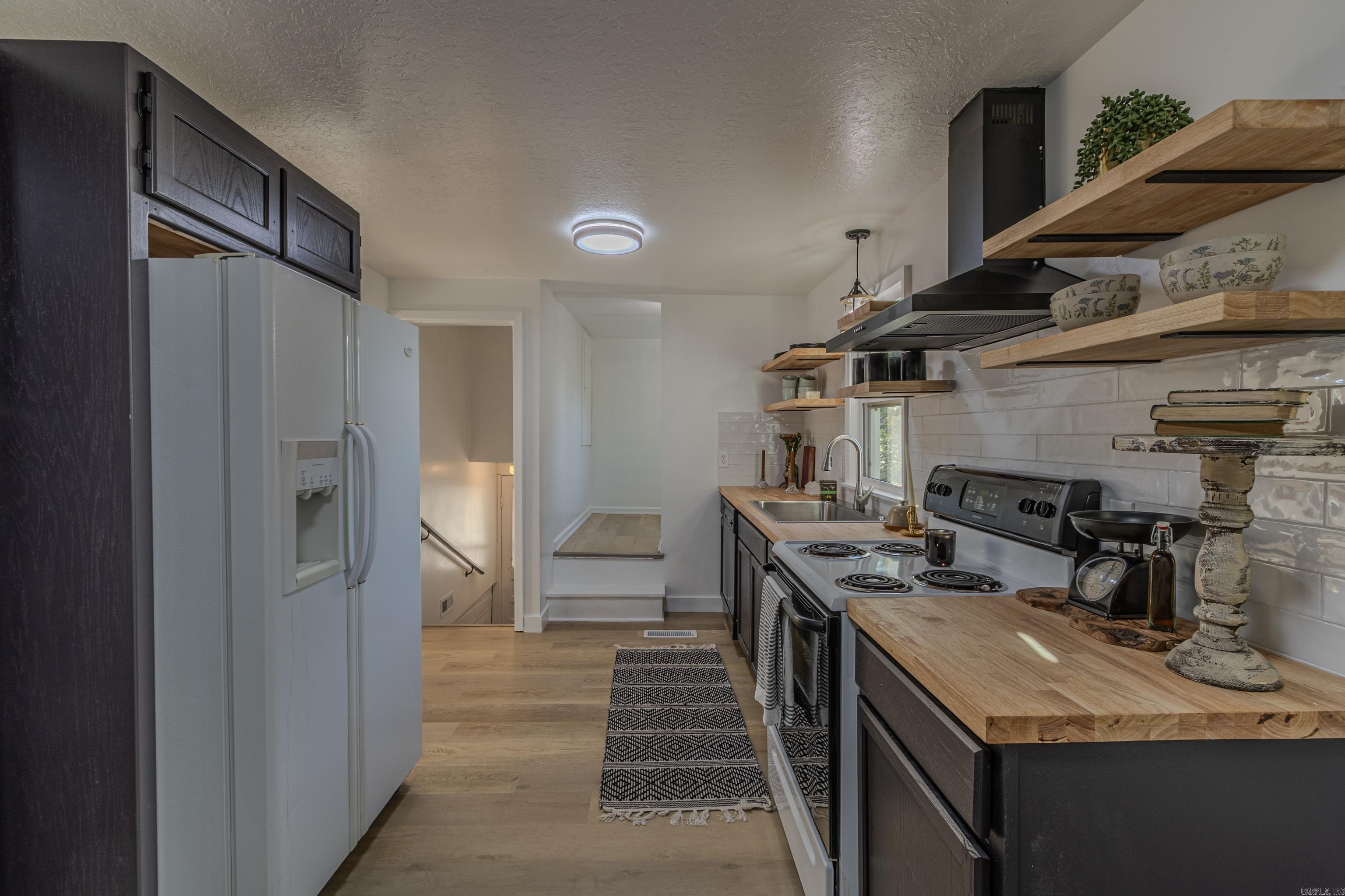 4214 W kingshighway Paragould, AR 72450