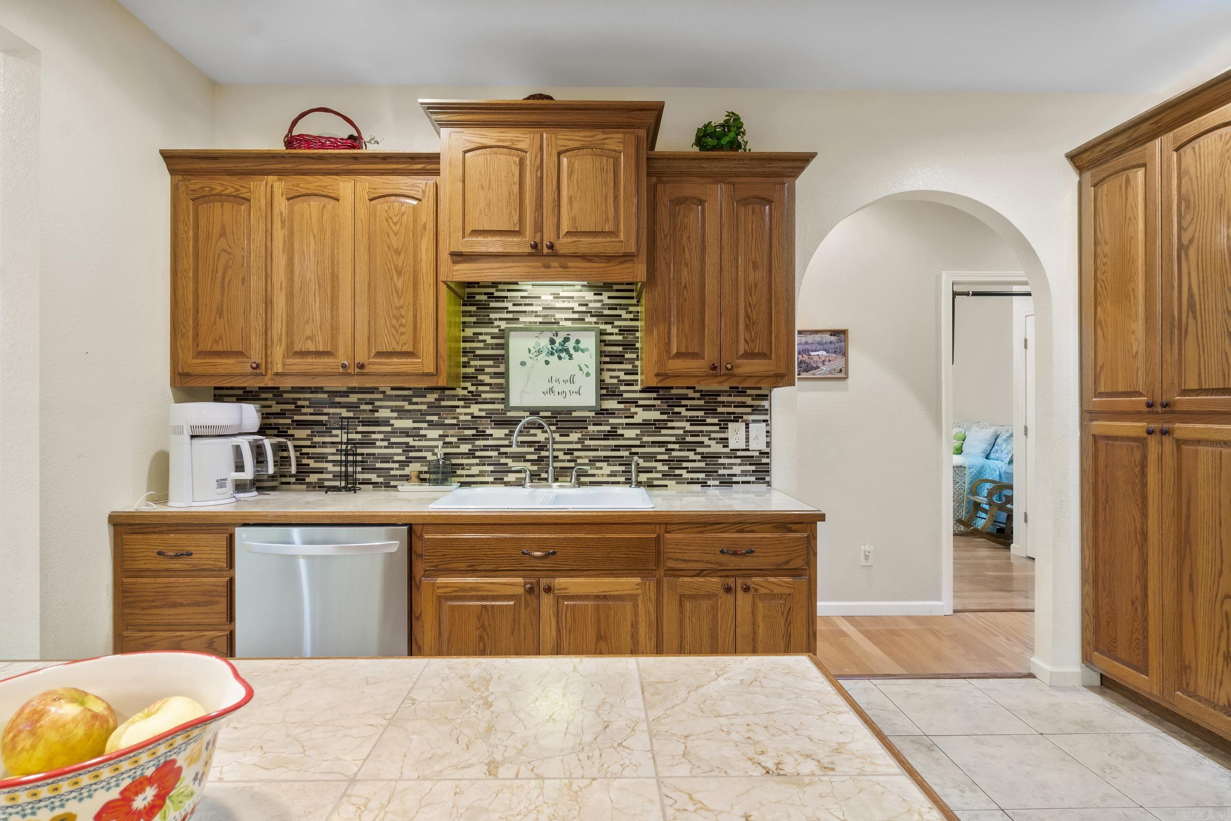 1052 Gravel Hill  Romance, AR
