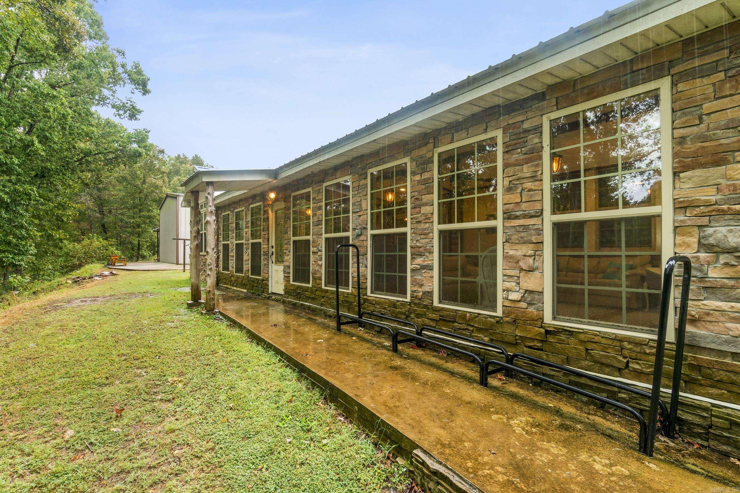 1052 Gravel Hill  Romance, AR