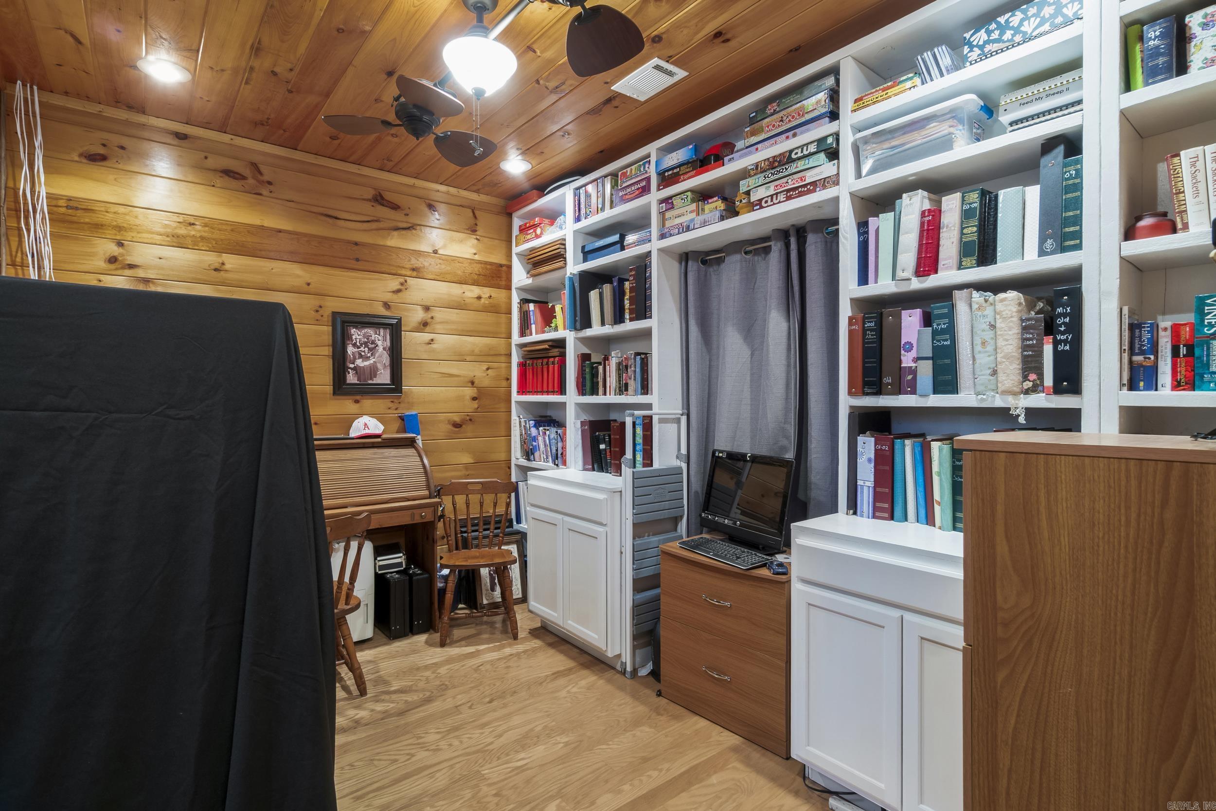 1052 Gravel Hill  Romance, AR