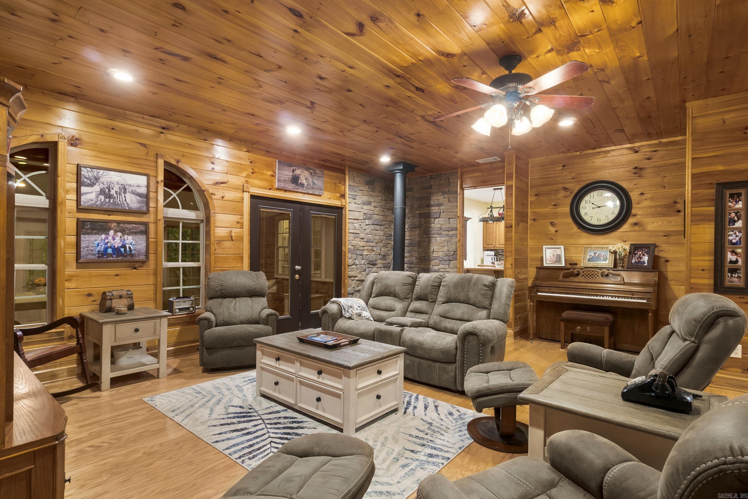 1052 Gravel Hill  Romance, AR