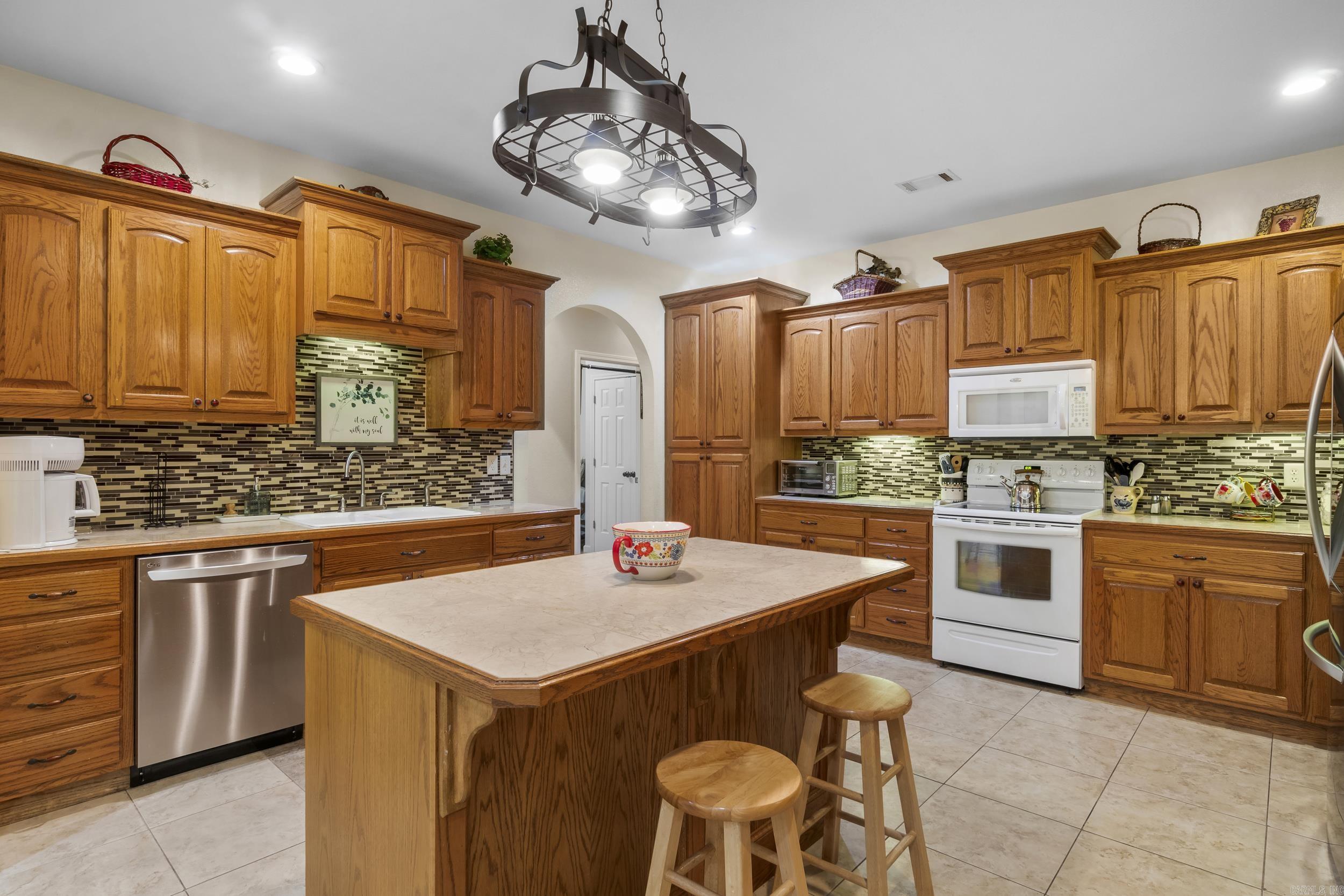 1052 Gravel Hill  Romance, AR